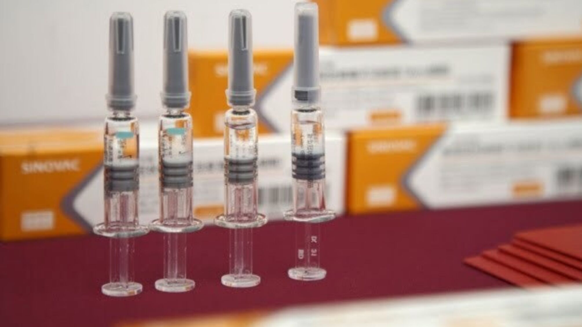 Україна використовуватиме лише ті COVID-вакцини, які пройшли третю фазу досліджень - Ляшко