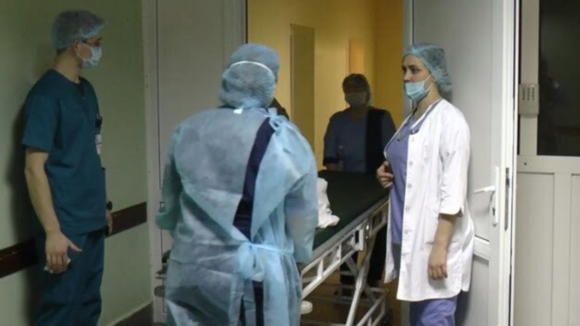 В одній із «ковідних» лікарень Івано-Франківська в реанімації вже немає місць