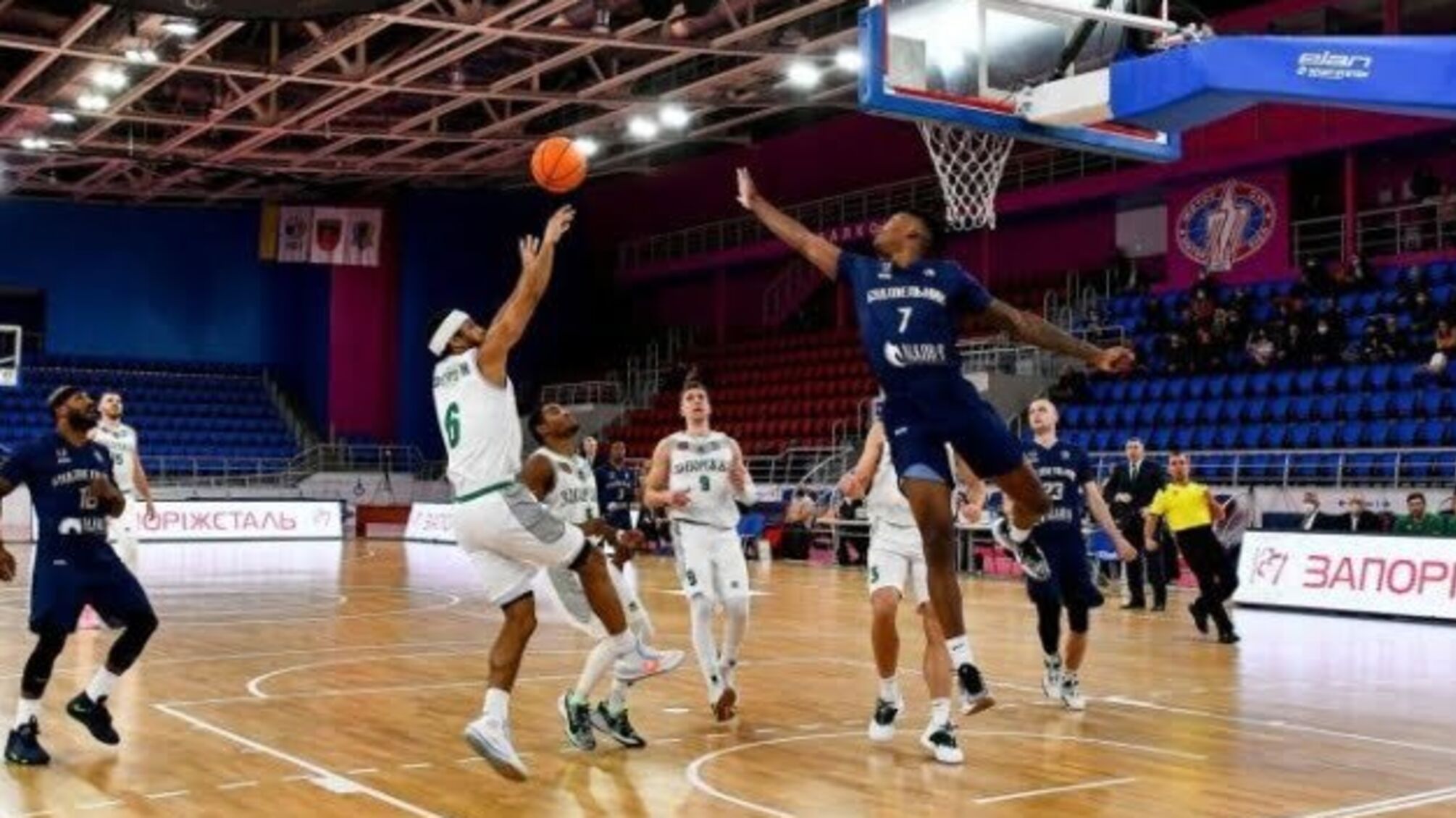 Суперліга: «Запоріжжя» обіграло «Миколаїв» і догнало лідера