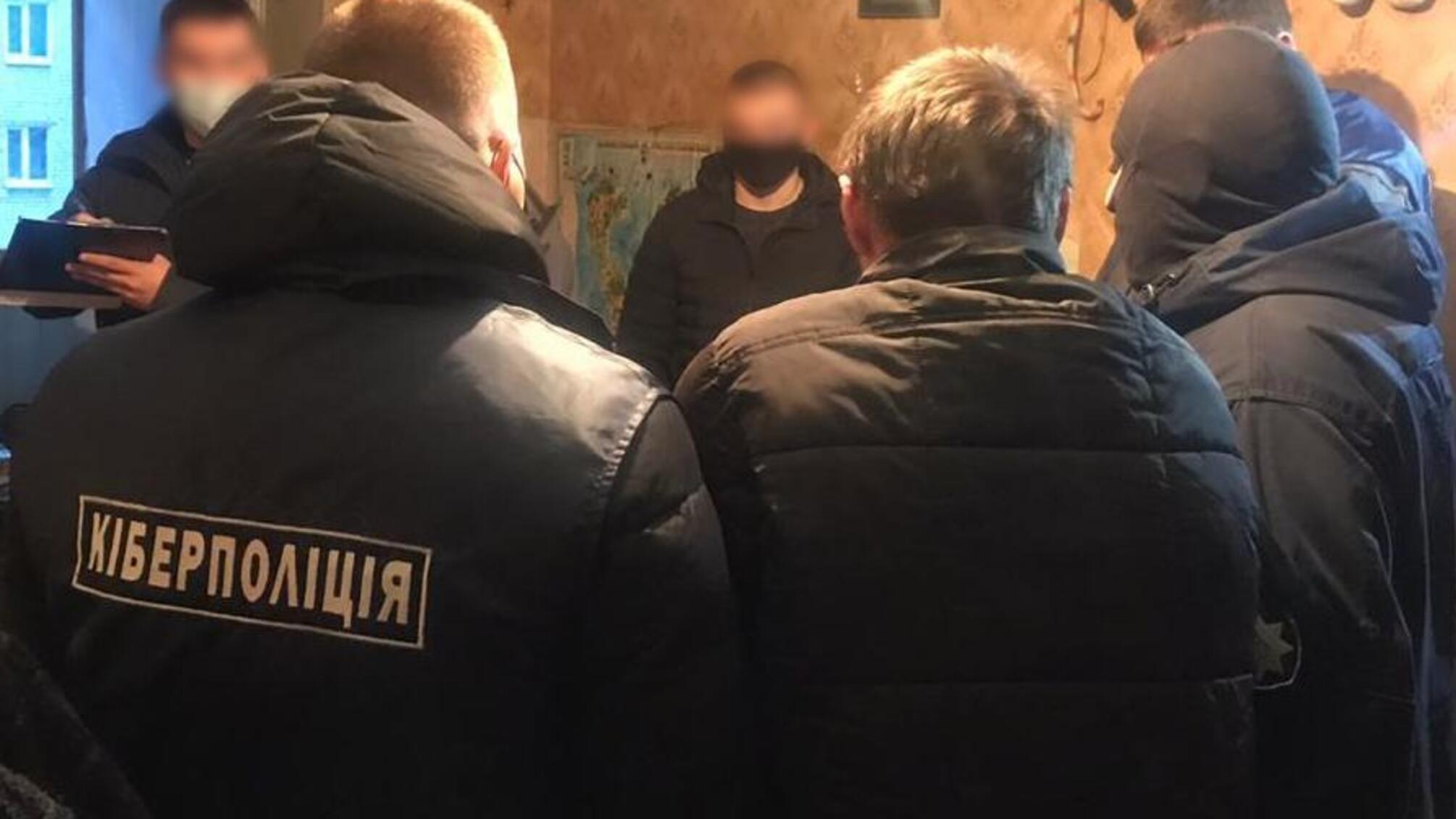 Кіберполіція Дніпропетровщини викрила подружжя у виготовлені та продажі підроблених банкнот