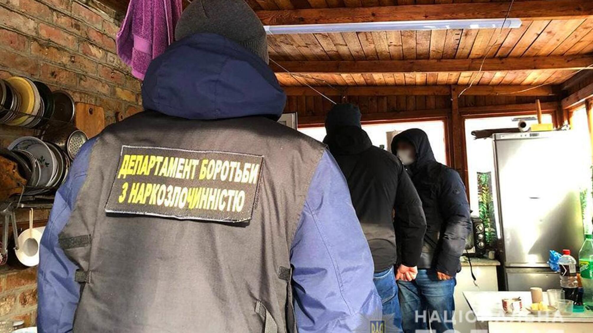 Оперативники Нацполиции задержали преступную группу за организацию масштабной наркот лаборатории