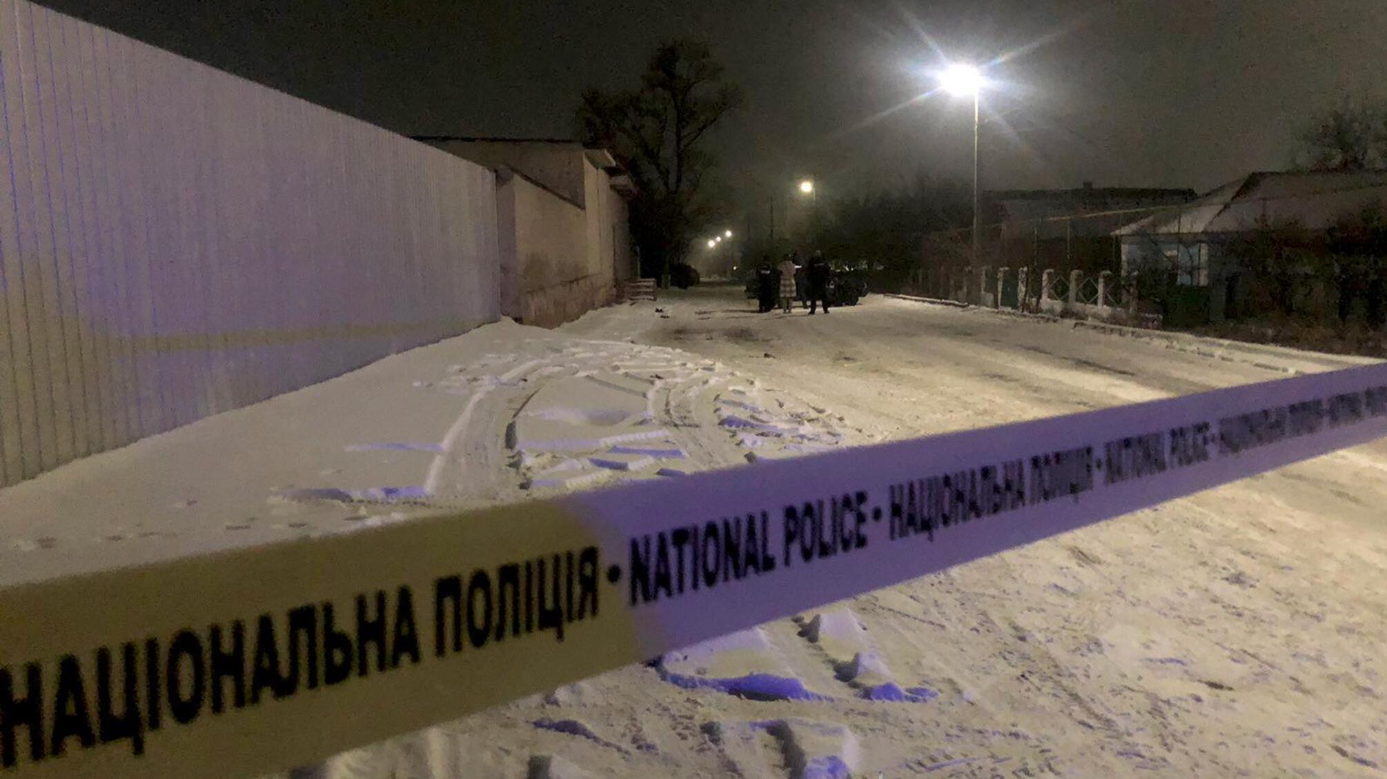 На Миколаївщині чоловік після скоєння злочину під час проведення слідчих дій поранив поліцейських