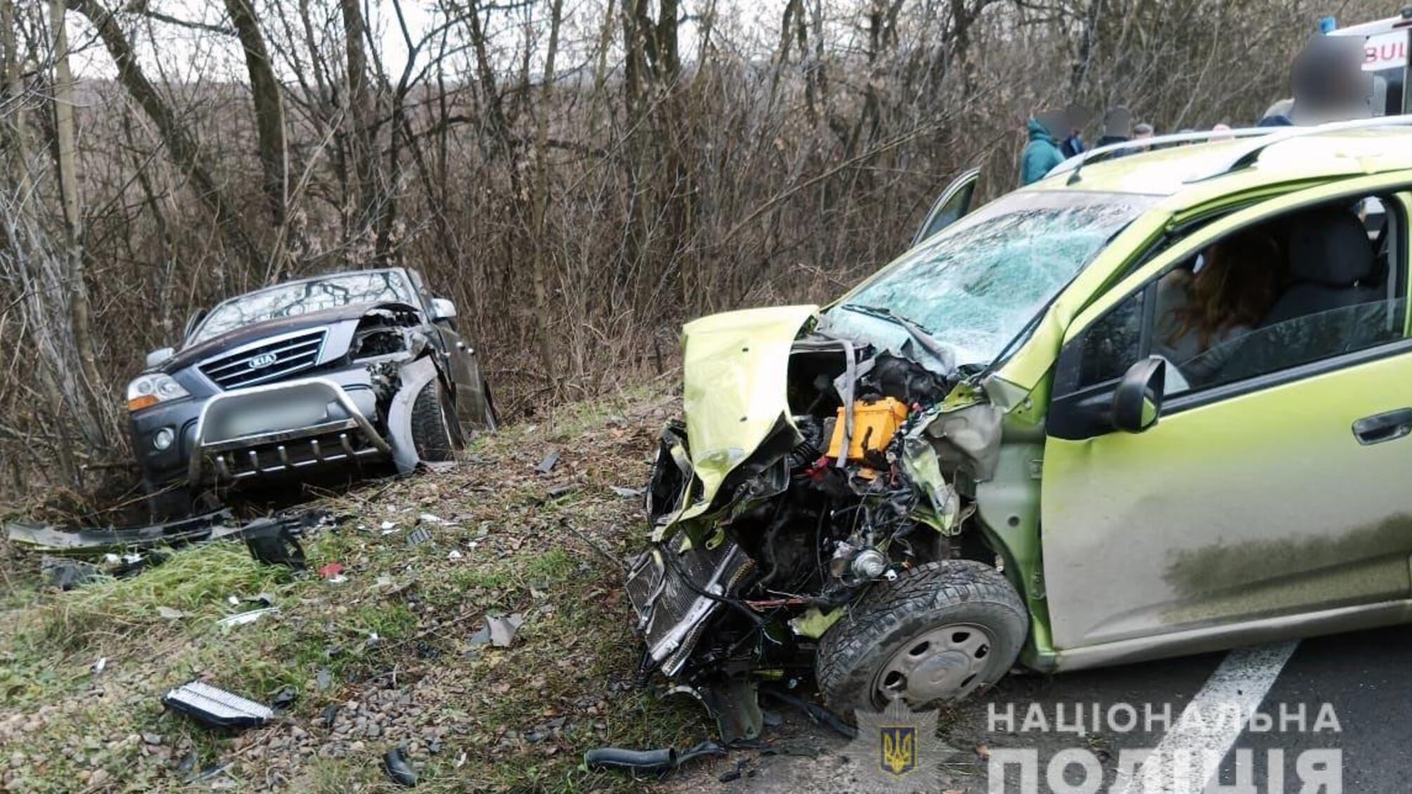 На Буковині поліцейські задокументували ДТП з чотирма потерпілими, серед них – троє дітей