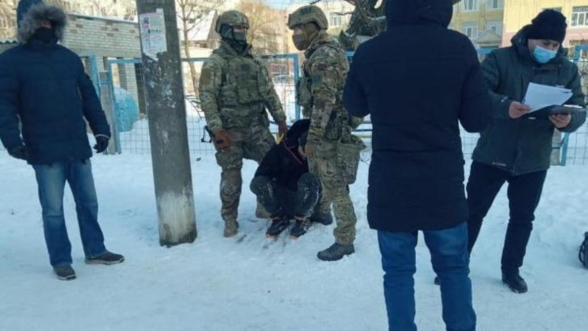 Сотрудники правоохранительных органов обнаружили взрывотехника в Сумской области