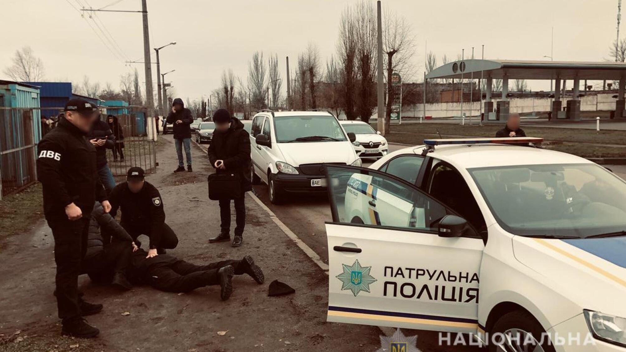 На Дніпропетровщині затримано поліцейського за вимагання неправомірної вигоди