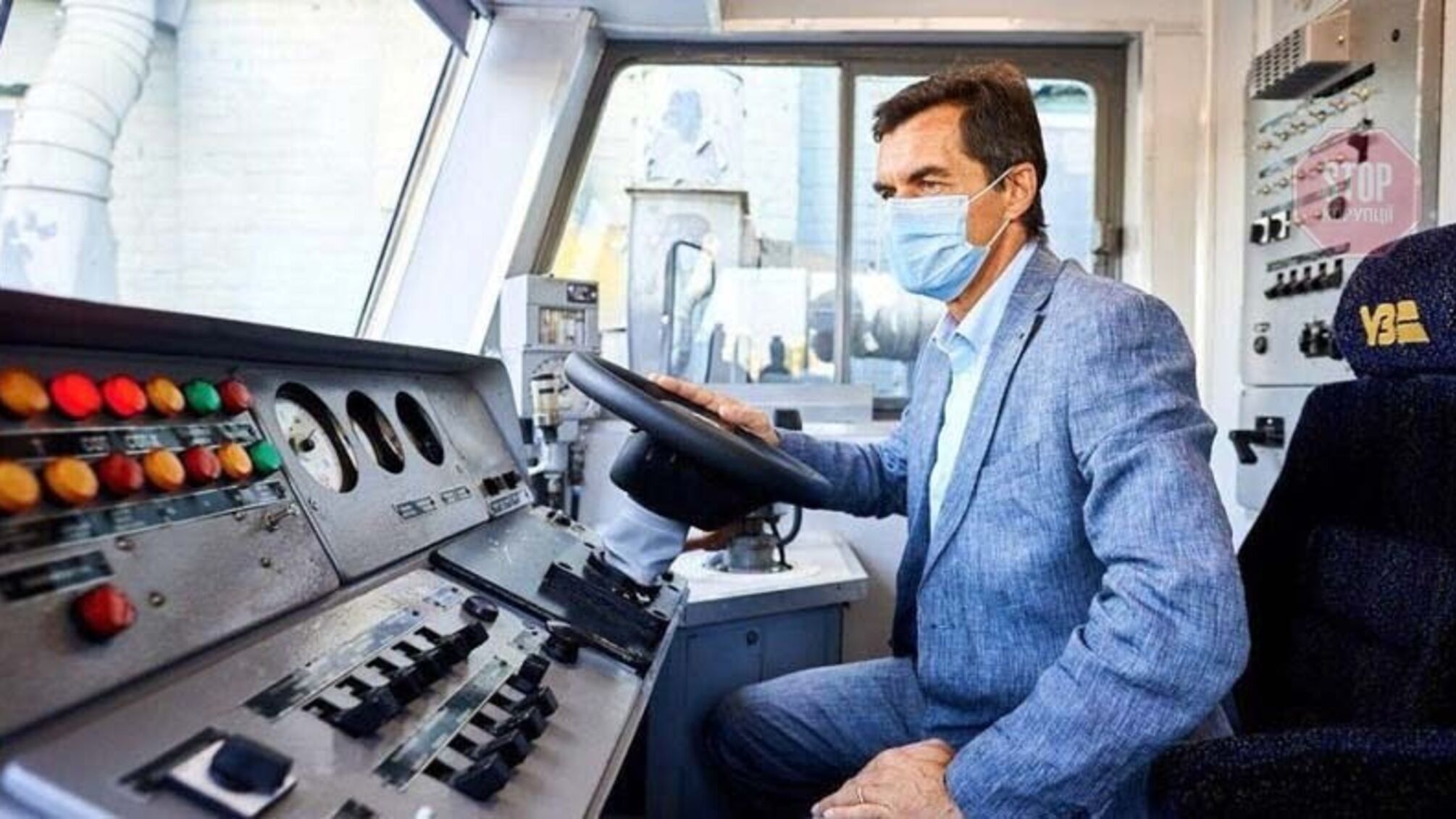 'Это любой может увидеть в декларации, поэтому скрывать ее не имеет смысла», - Жмак про свою зарплату