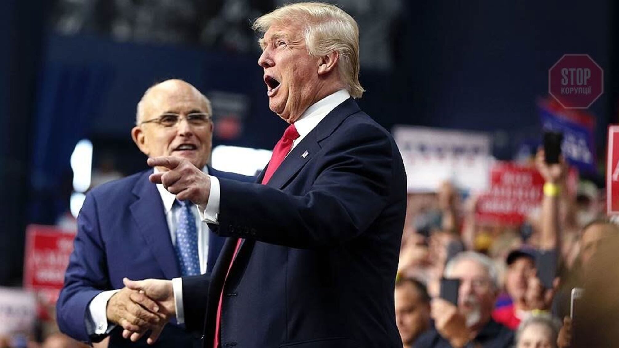 Джуліані погодився захищати Трампа