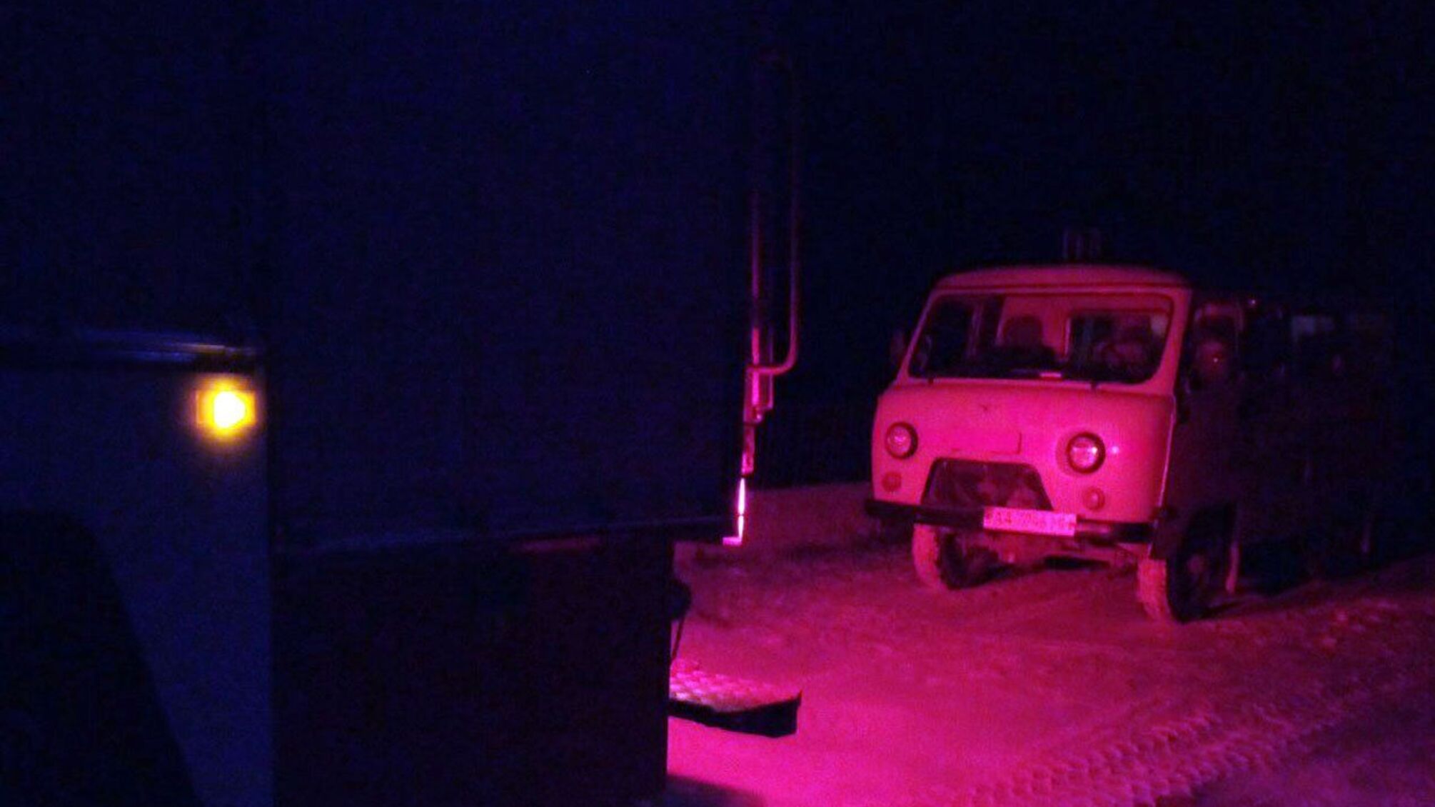 Хмельницька область: рятувальники витягли з кювету автомобіль швидкої, що прямував на виклик