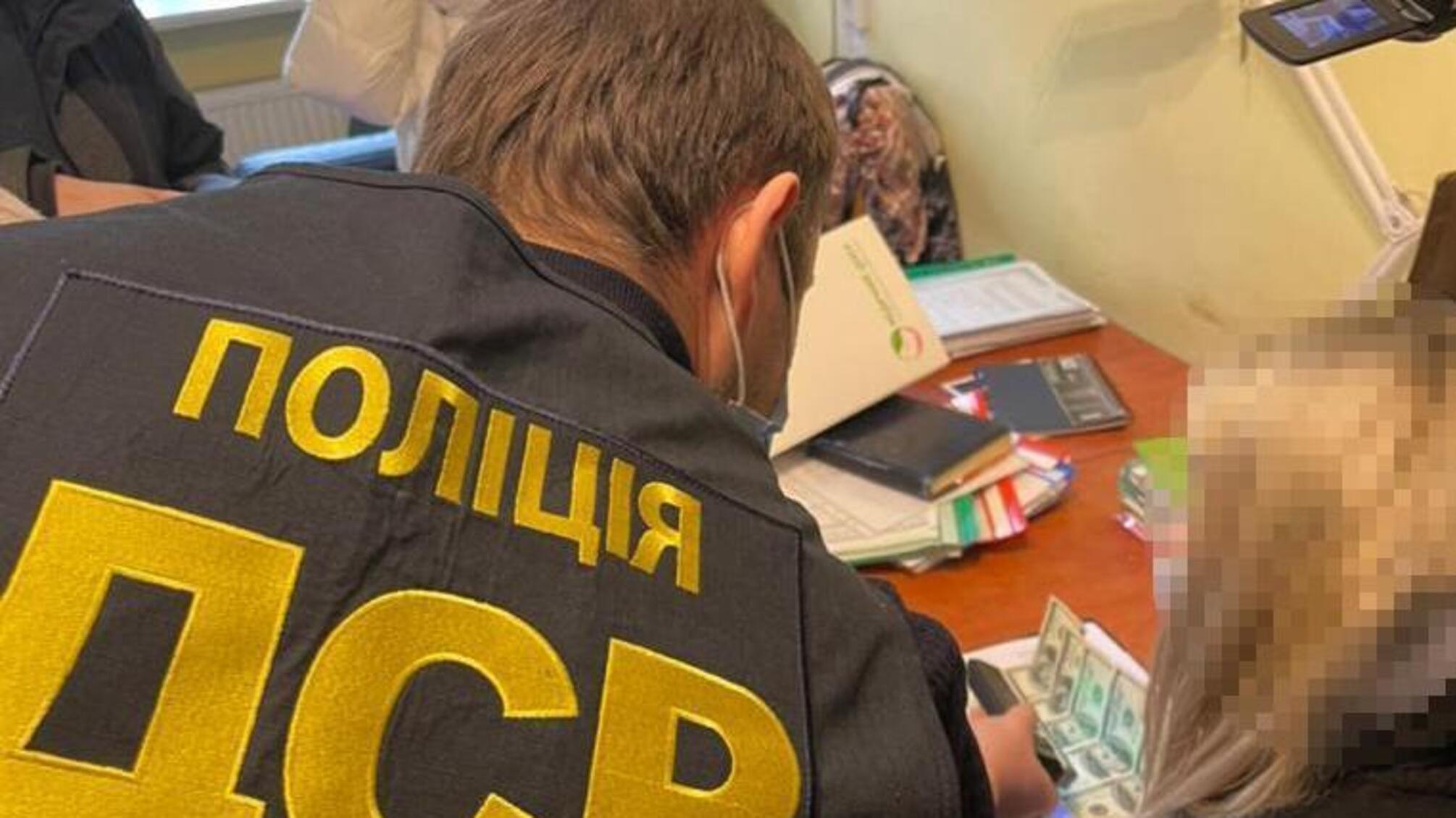 Львівські поліцейські викрили корупційну схему легалізації самовільно реконструйованих об`єктів нерухомості