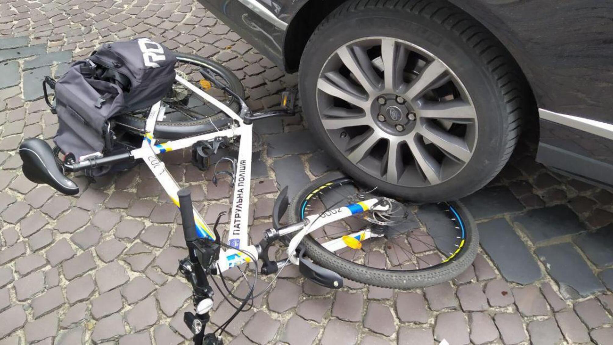 Наїзд на ногу поліцейського під час спроби втечі на авто – ДБР повідомило про підозру працівнику ДФС