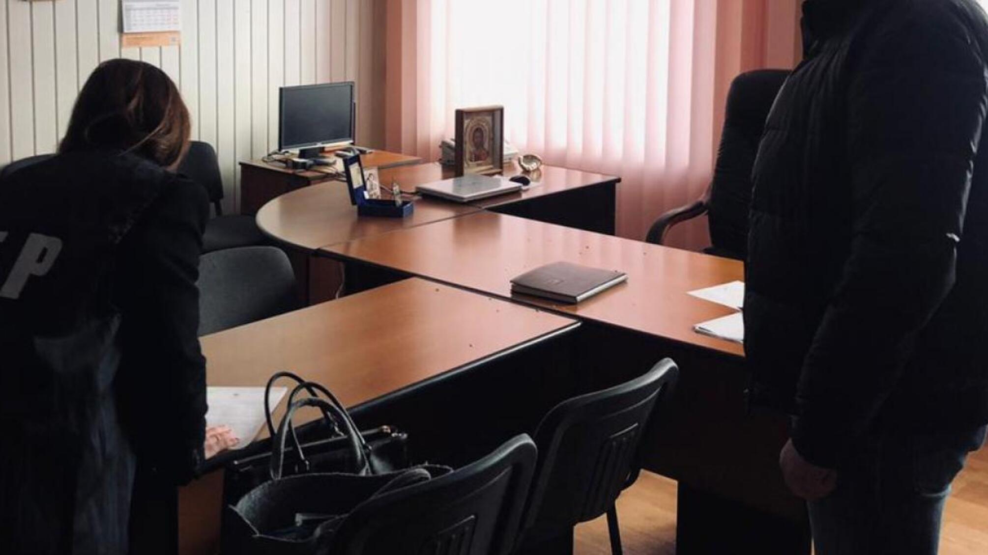 Хабар за закриття кримінального провадження щодо неповнолітньої – ДБР повідомило про підозру експрацівнику Харківської поліції та адвокату