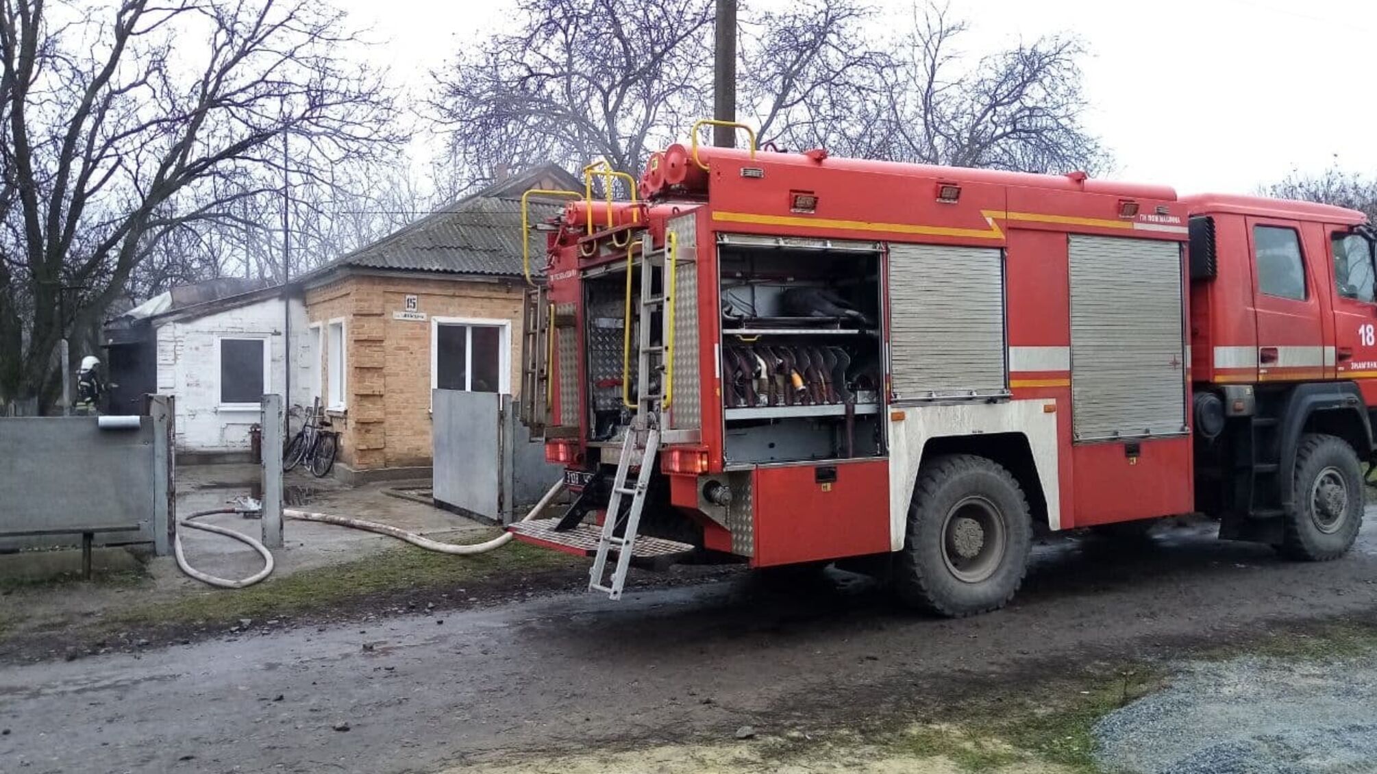 Кіровоградська область: під час гасіння пожежі у житловому будинку рятувальники виявили тіло загиблої жінки