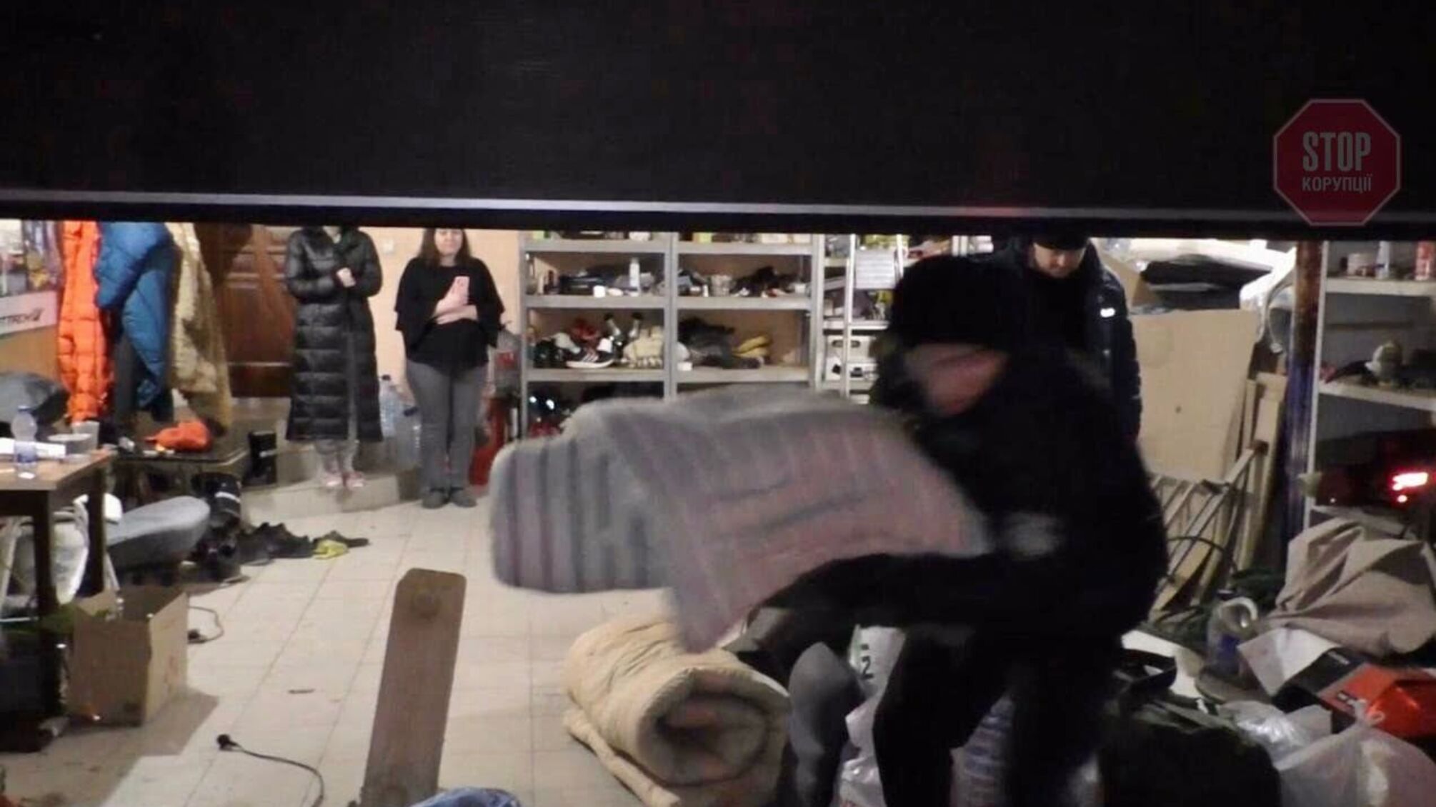 Обличчям в підлогу: потрепілий з Борщагівки, якого копи виселили з житла, розповів нові подробиці