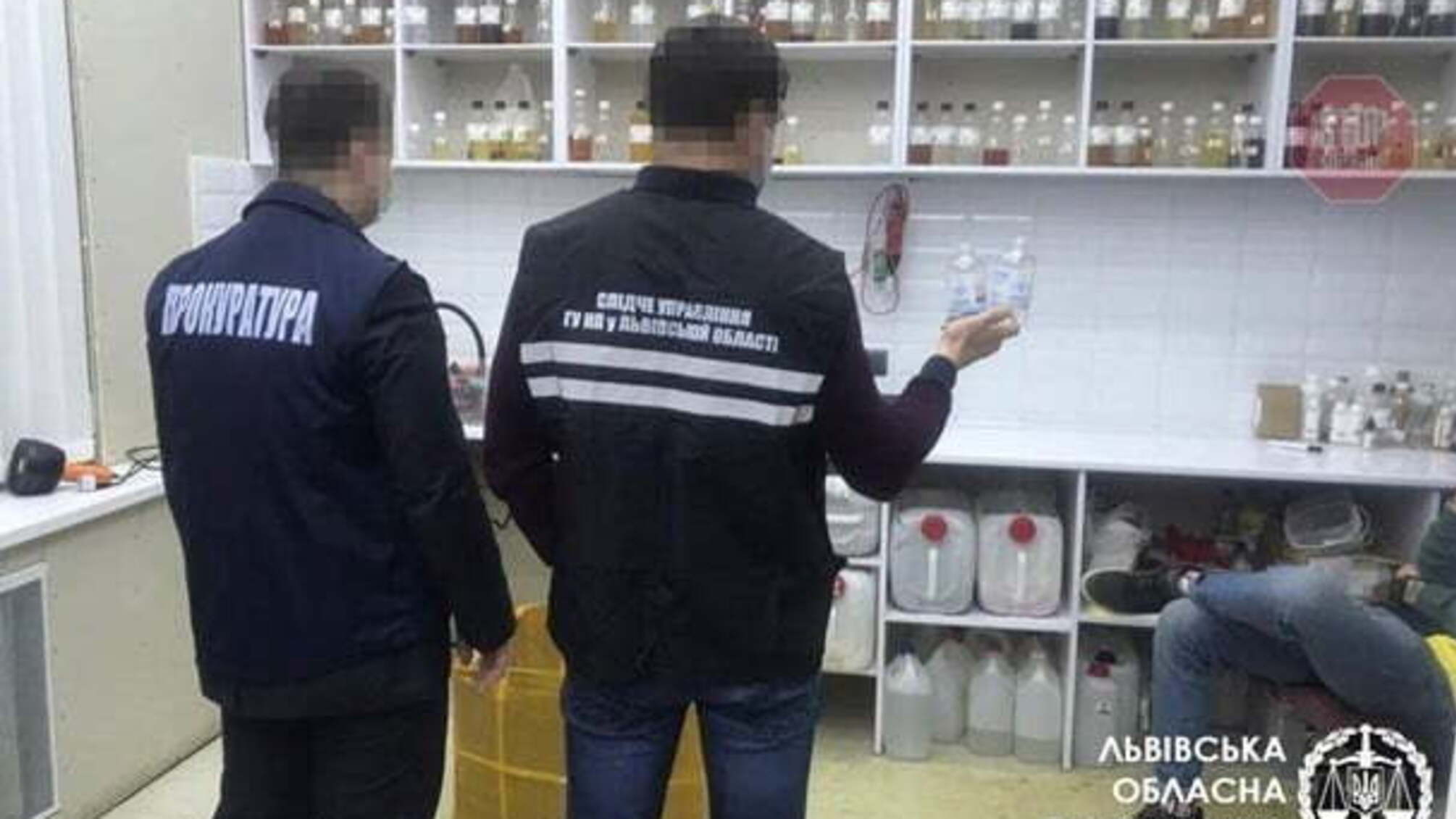У Львові зловмисники підробляли антисептик