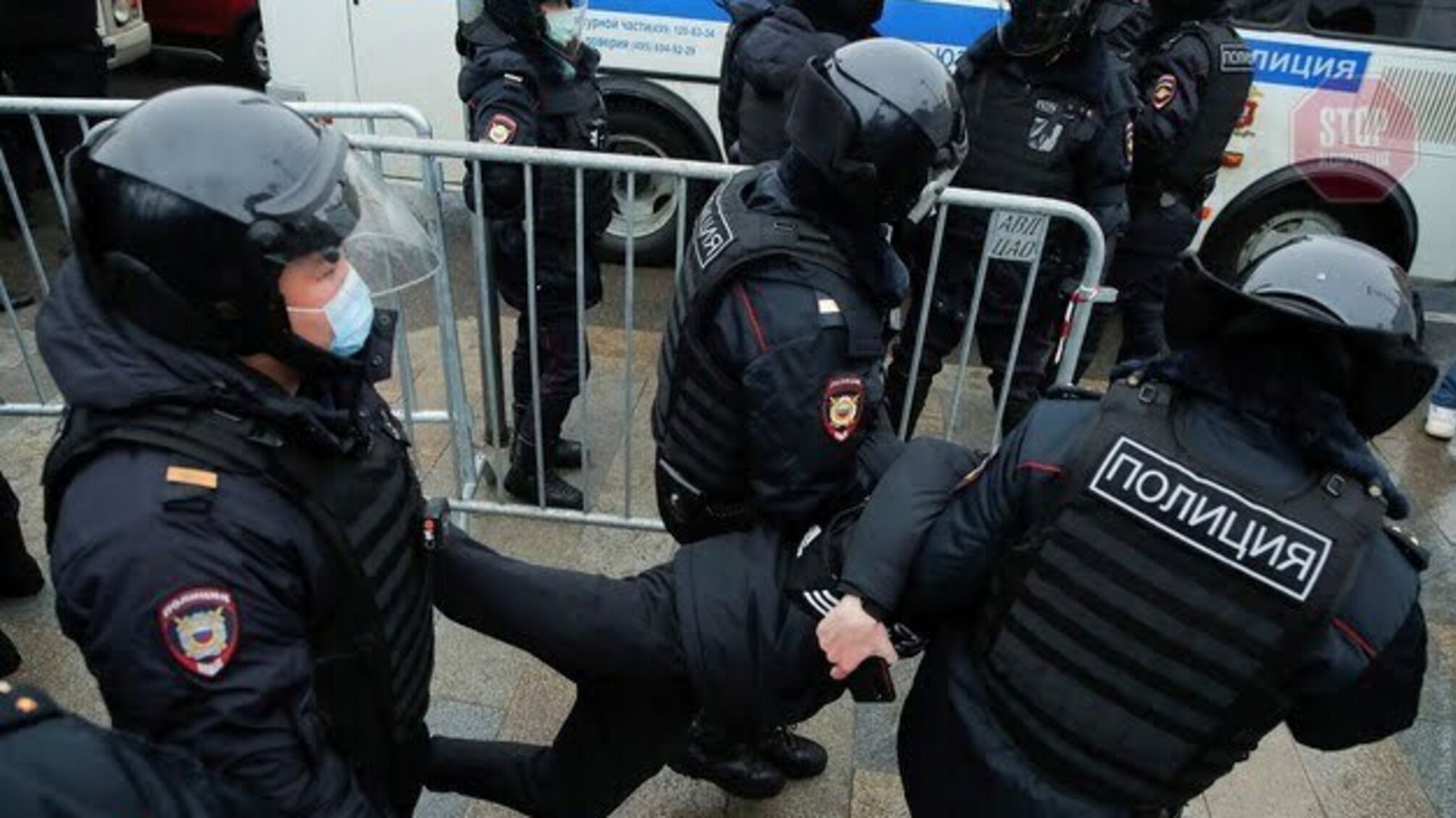 Протести у Росії: МЗС України засудило насильство проти людей
