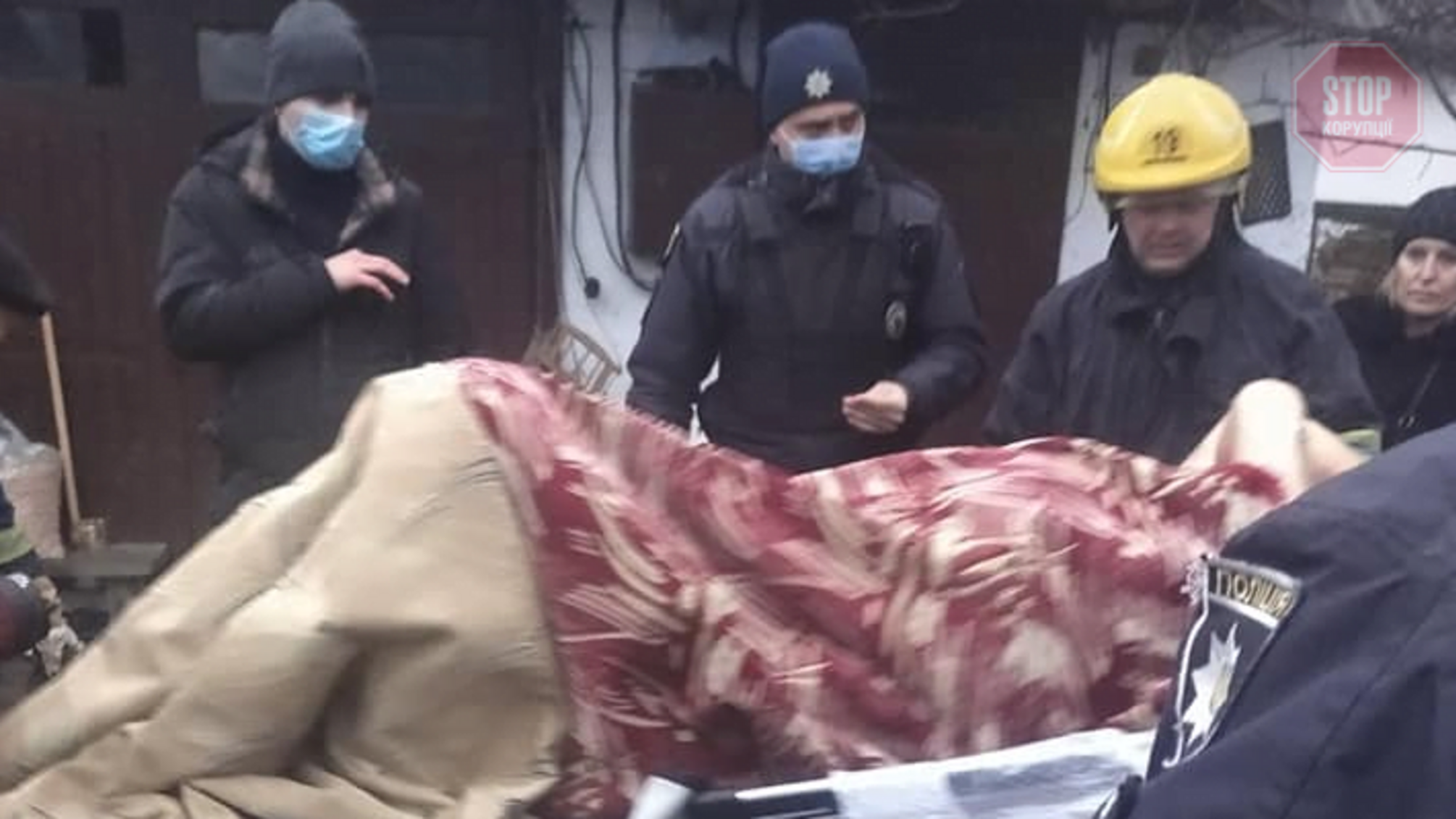 Хотів себе спалити: на Рівненщині вогнеборці гасили пожежу (фото)