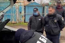 В Днепропетровской области полицейский потребовал взятку от перевозчика за проезд грузовиков (фото)