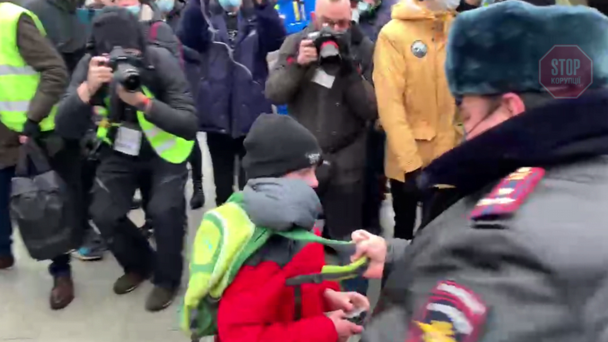 Мітинги в РФ: у Москві правоохоронці затримали дитину (відео)