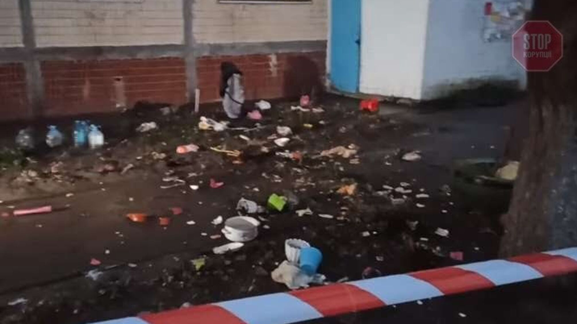 У столиці мати викинула маленького сина з вікна восьмого поверху (відео)