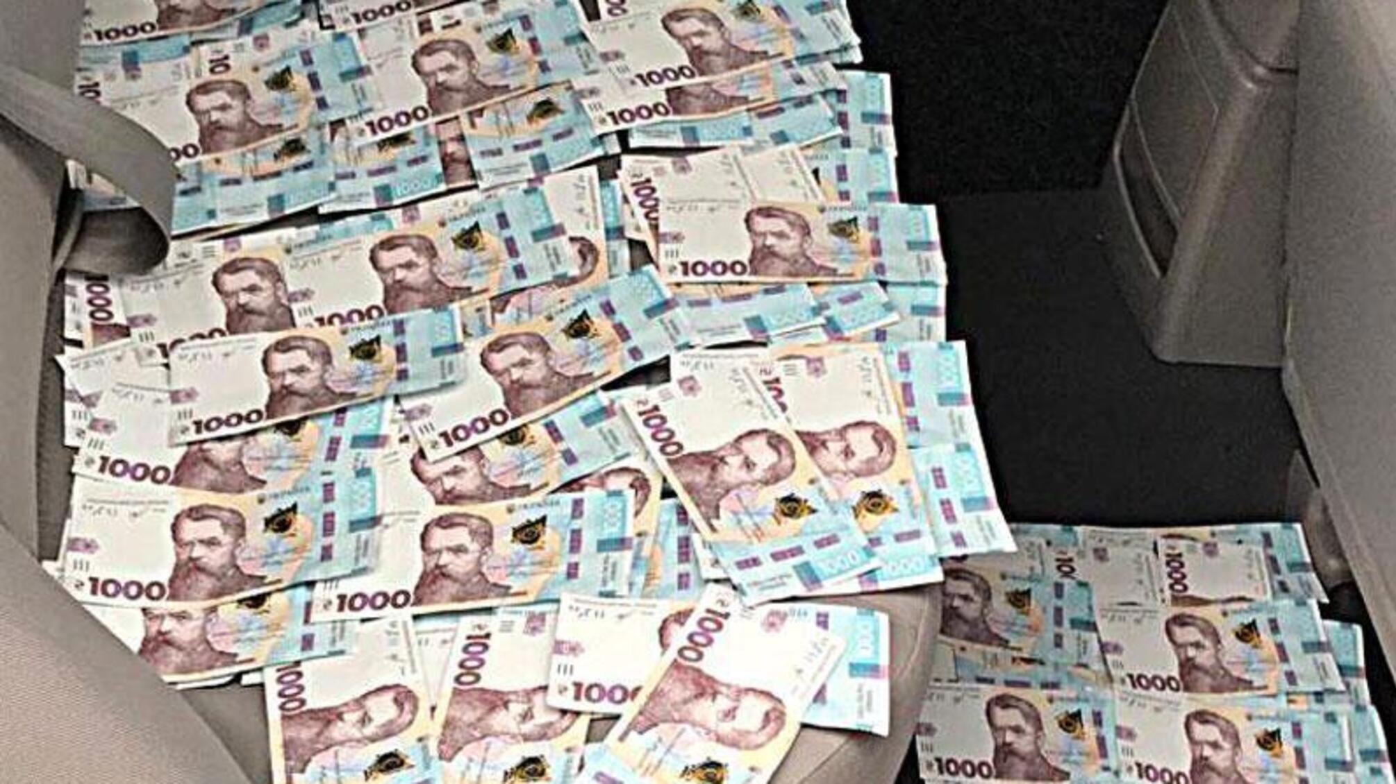 Поліція Полтавщини встановлює коло потерпілих громадян від протиправних дій шахраїв