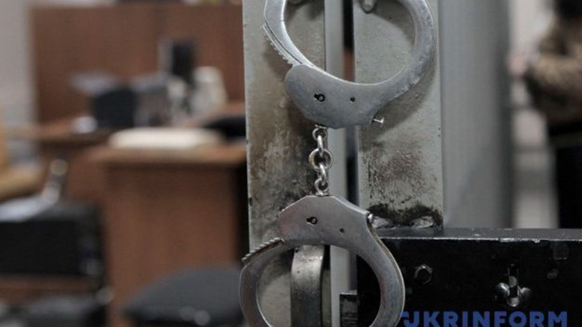 Справа про хабар у Харківській ОДА: підозрюваного арештували за відмову носити браслет