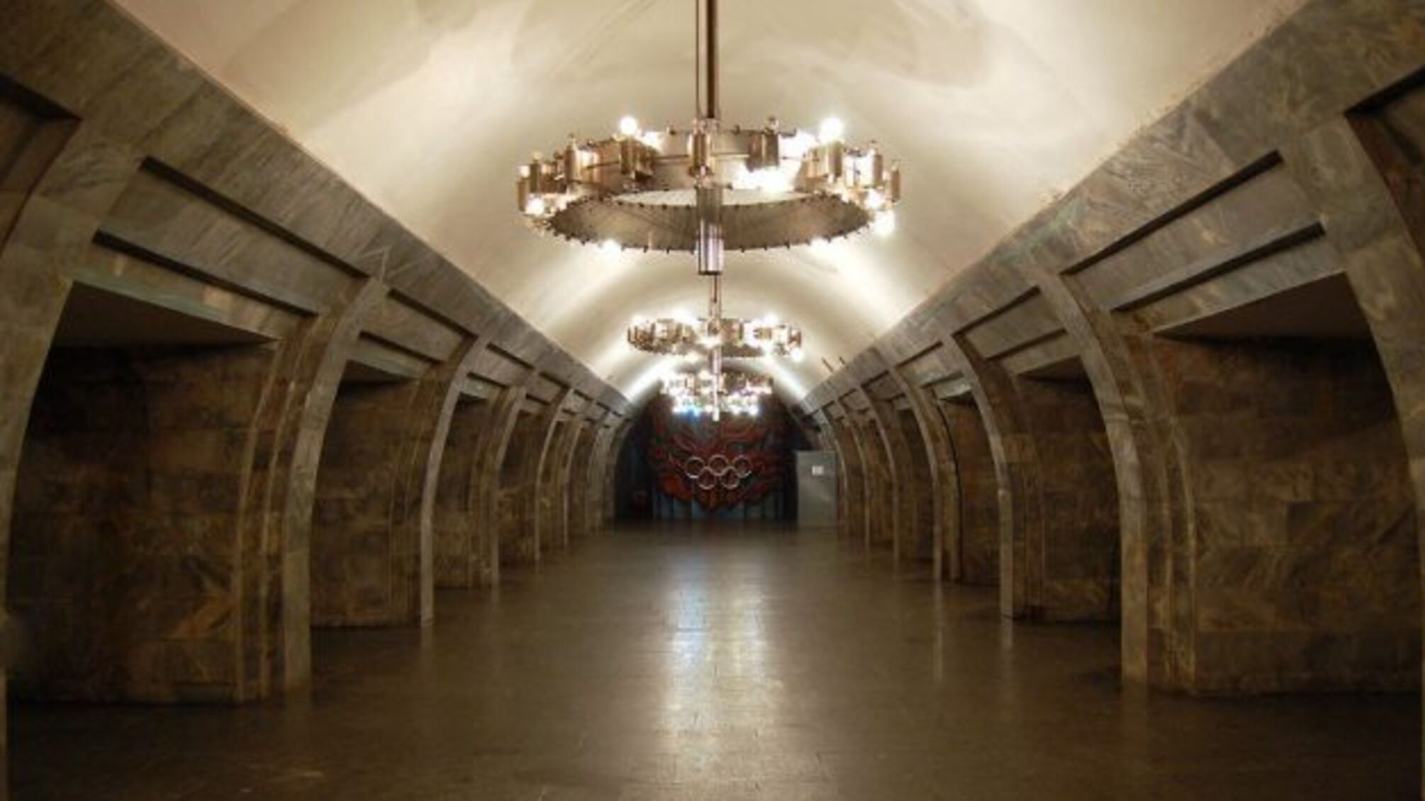 Сьогодні через футбол можуть обмежити вхід на три станції столичного метро