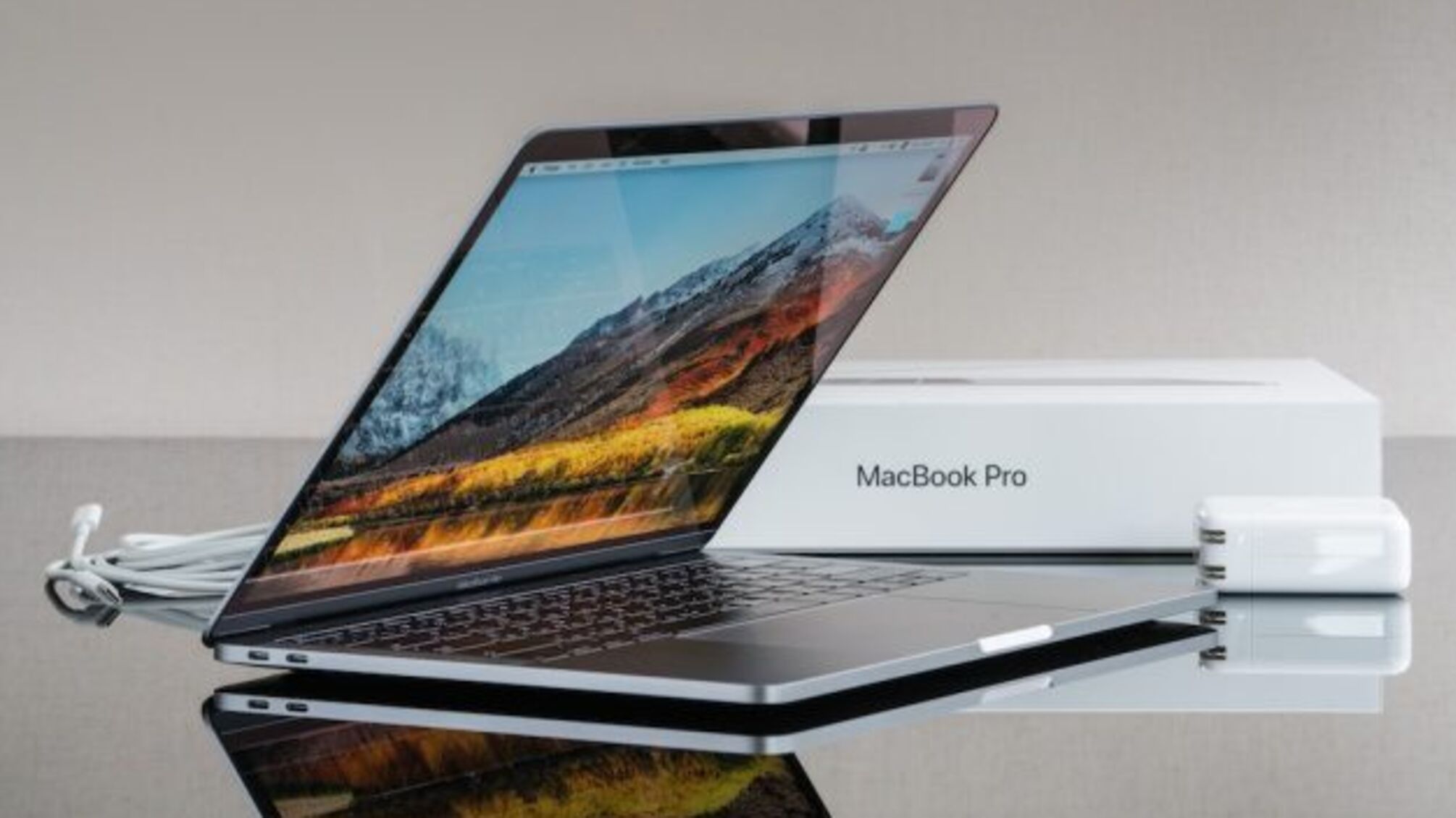 Apple представить нові ноутбуки MacBook Pro - коли чекати новинку