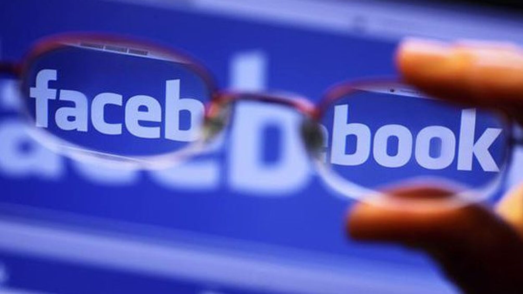 Facebook назвав причину глобального збою, мережа частково відновила роботу