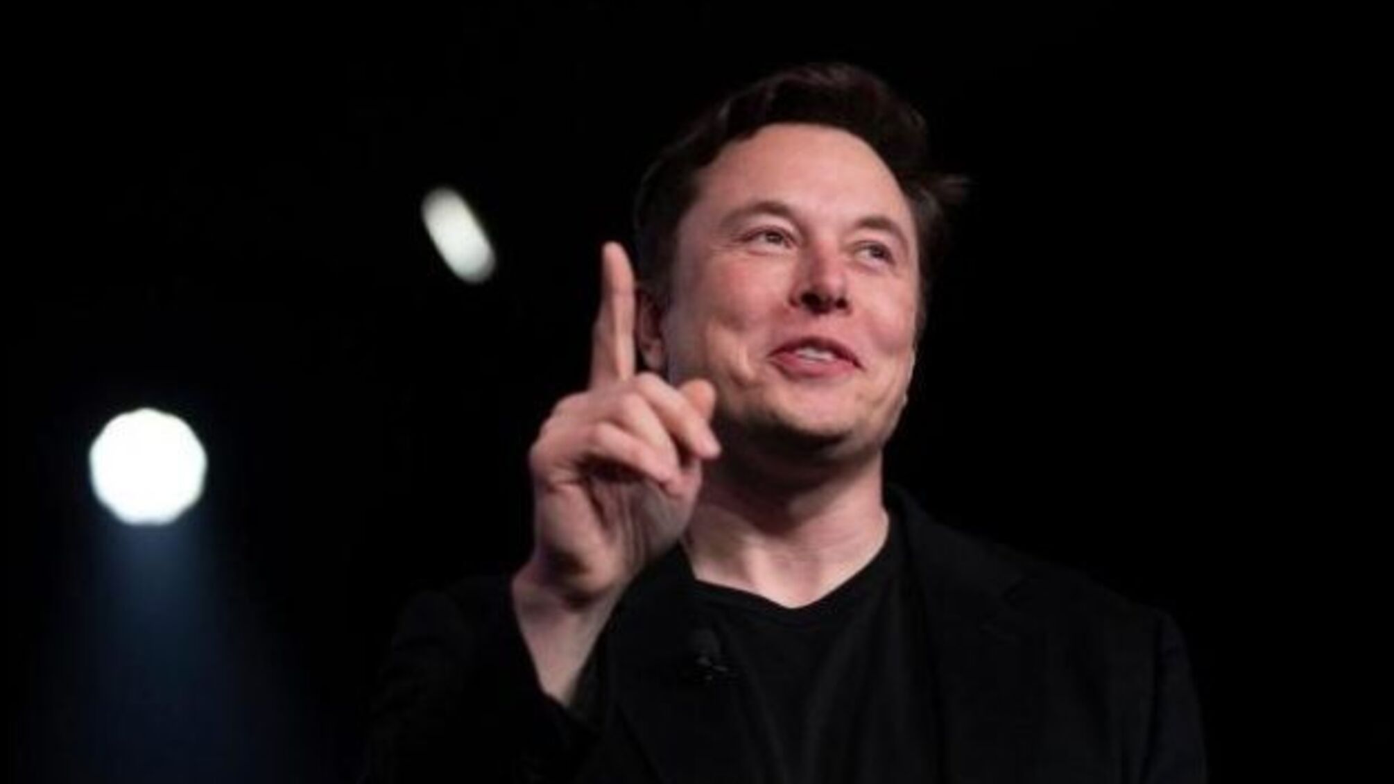 Маск, який очолив рейтинг багатіїв, подарував Безосу «срібну медаль»