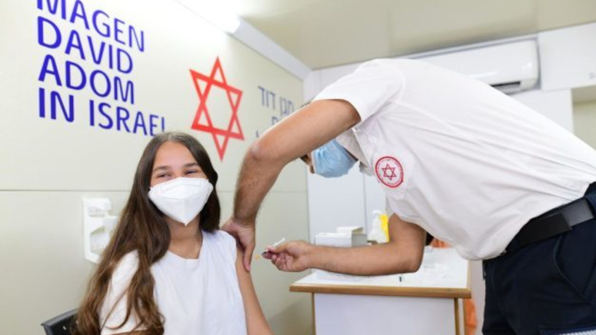 Третю дозу зробили обов'язковою для завершення COVID-вакцинації в Ізраїлі