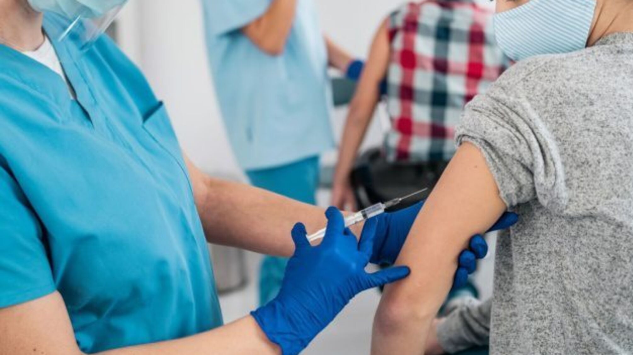 МОЗ дозволило робити щеплення від ковіду дітям