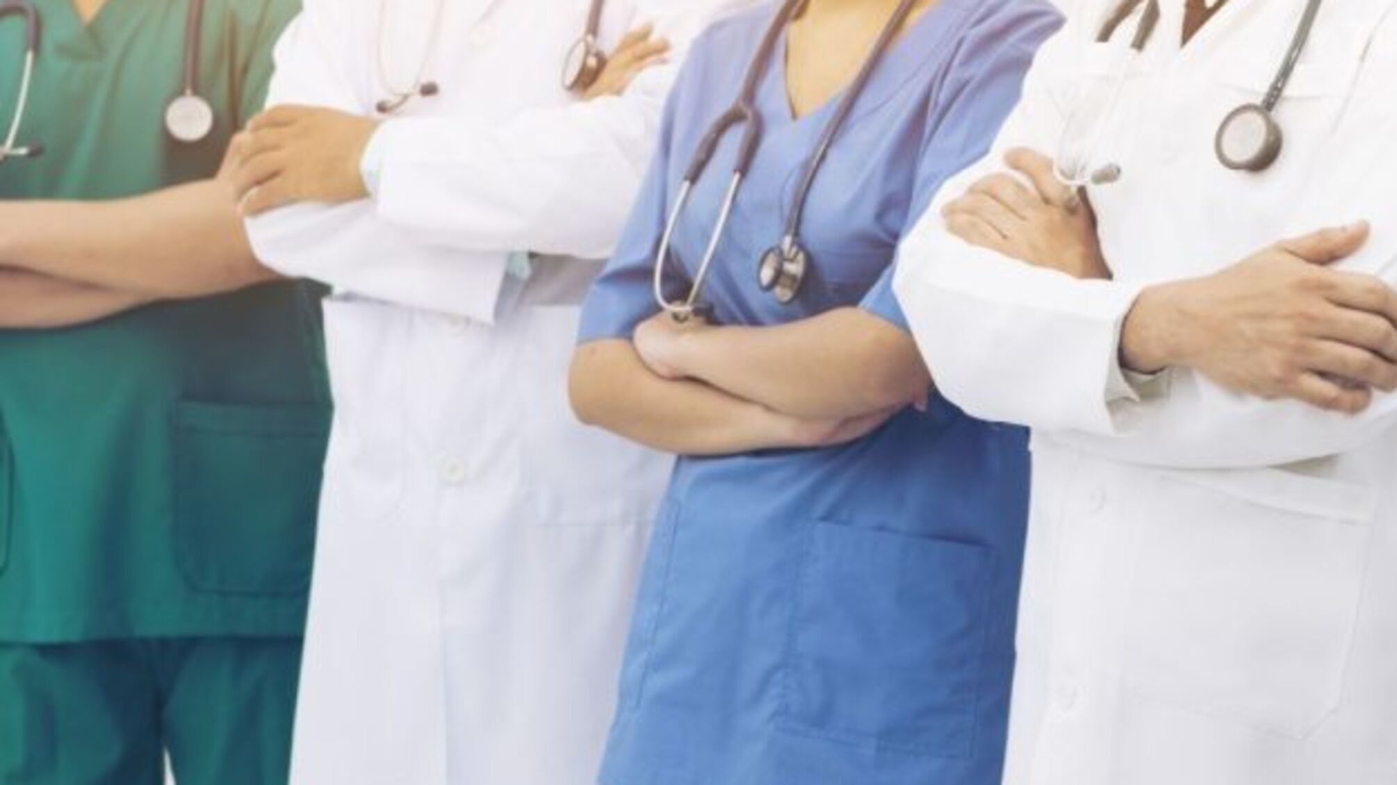 Чоловік місяць ковтав метал, як кинув пити – з нього витягли кілограм гайок і гвинтів