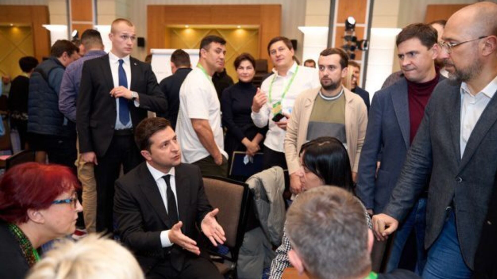 Діяльність «Слуги народу» Зеленський оцінив на тверду «трієчку»