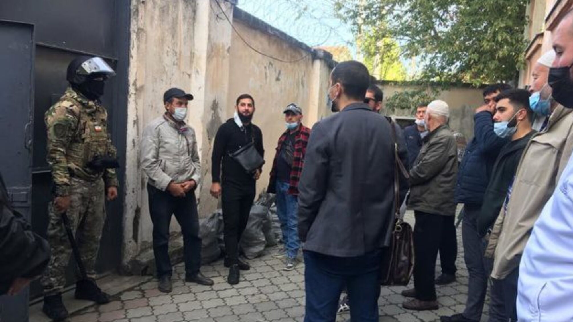 Під «військовим гарнізонним судом» у Криму затримали 15 осіб
