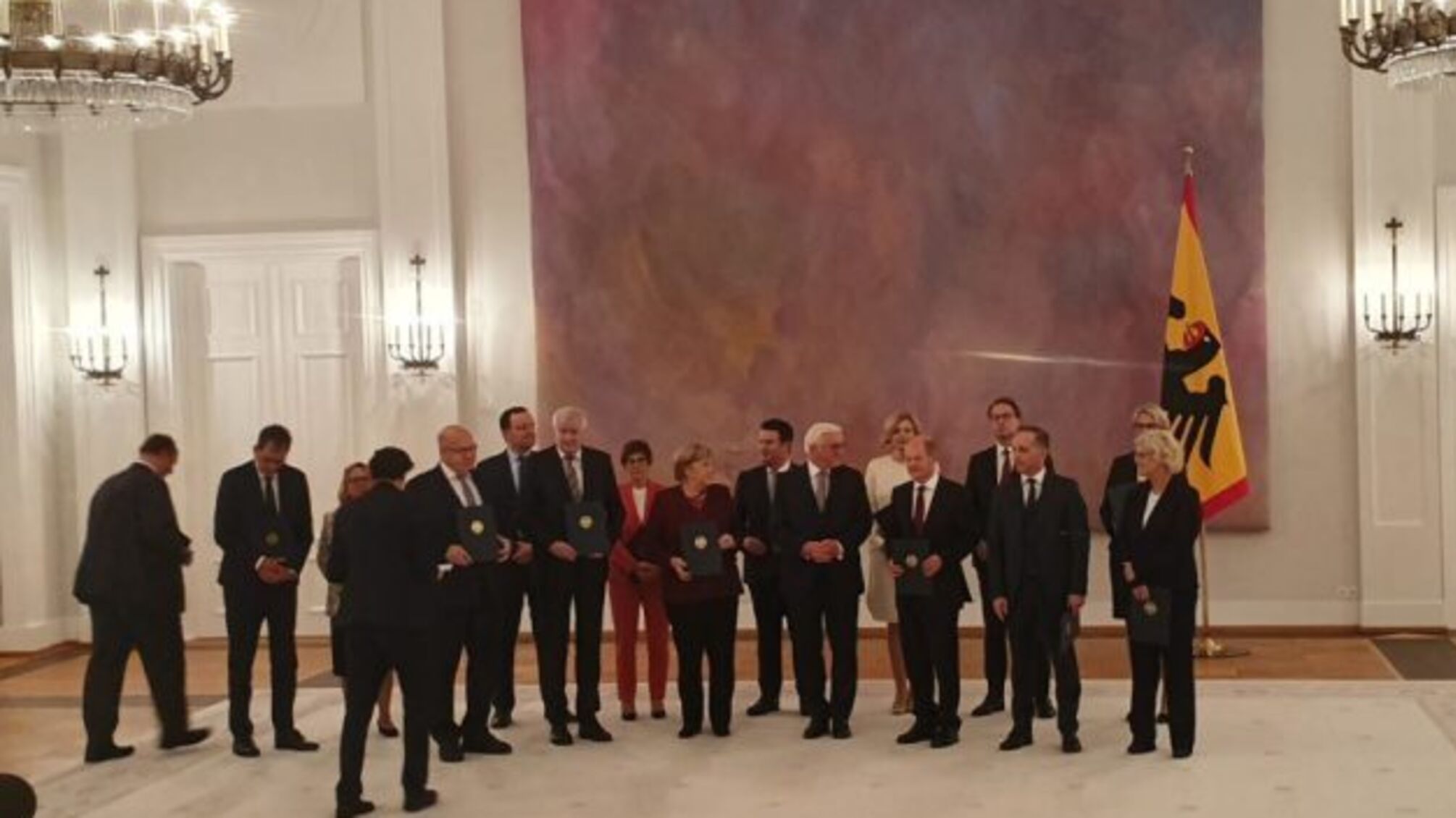 Уряд Меркель перейшов у статус виконуючого обов’язки