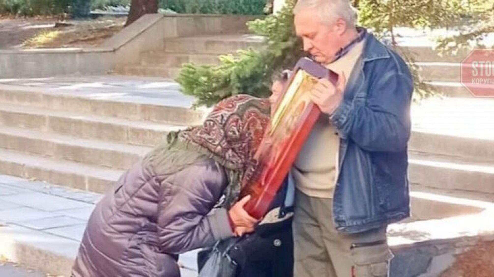 На Рівненщині антивакцинаторів відвели на екскурсію до ковідного відділення