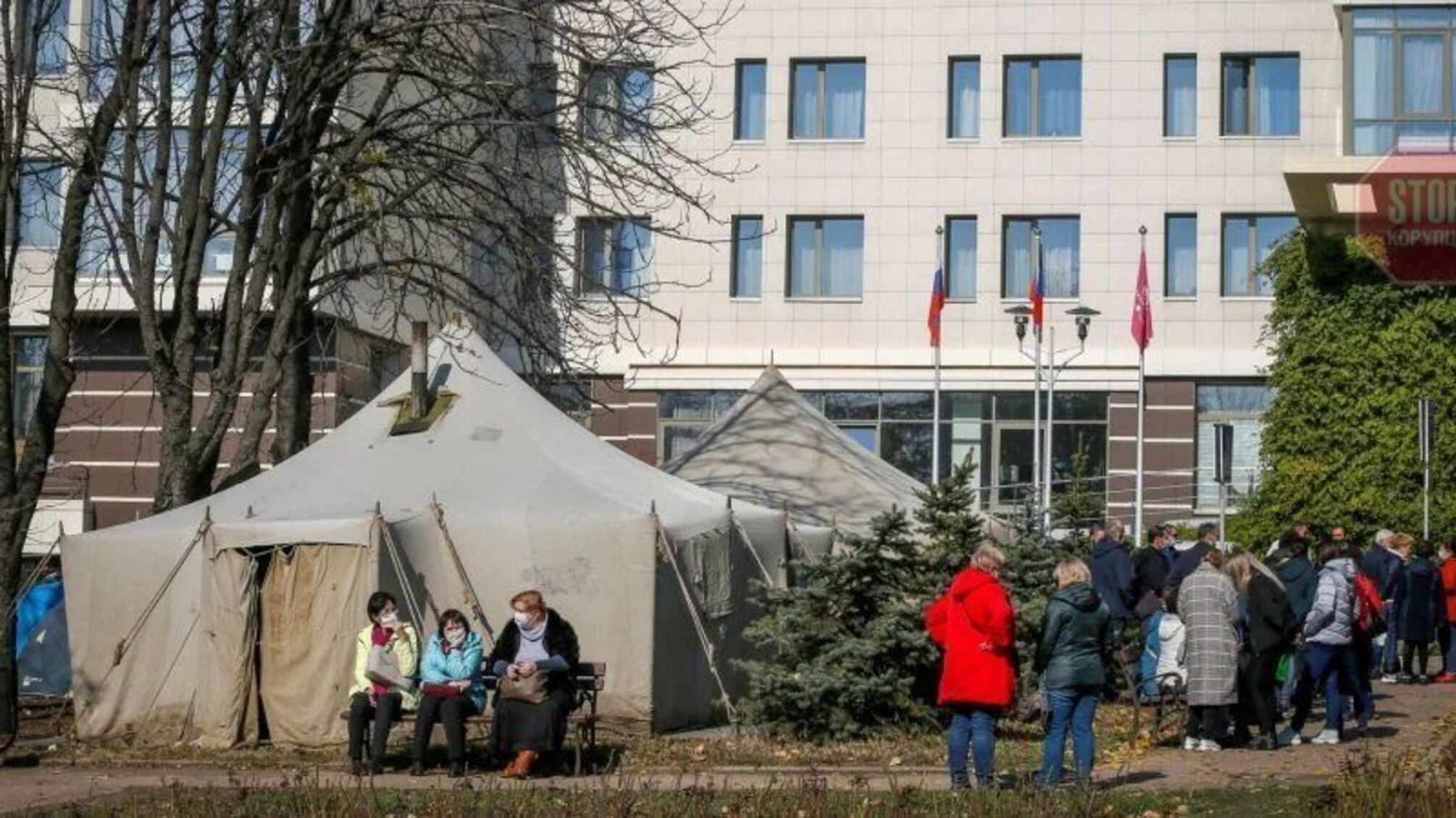 В Донецке оккупанты снимают блокаду миссии ОБСЕ
