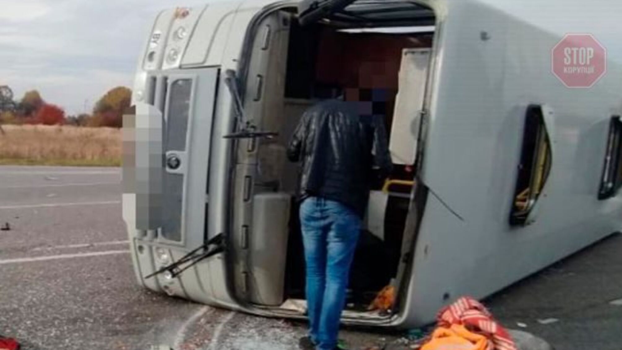 На Киевщине перевернулся пассажирский автобус, есть пострадавшие