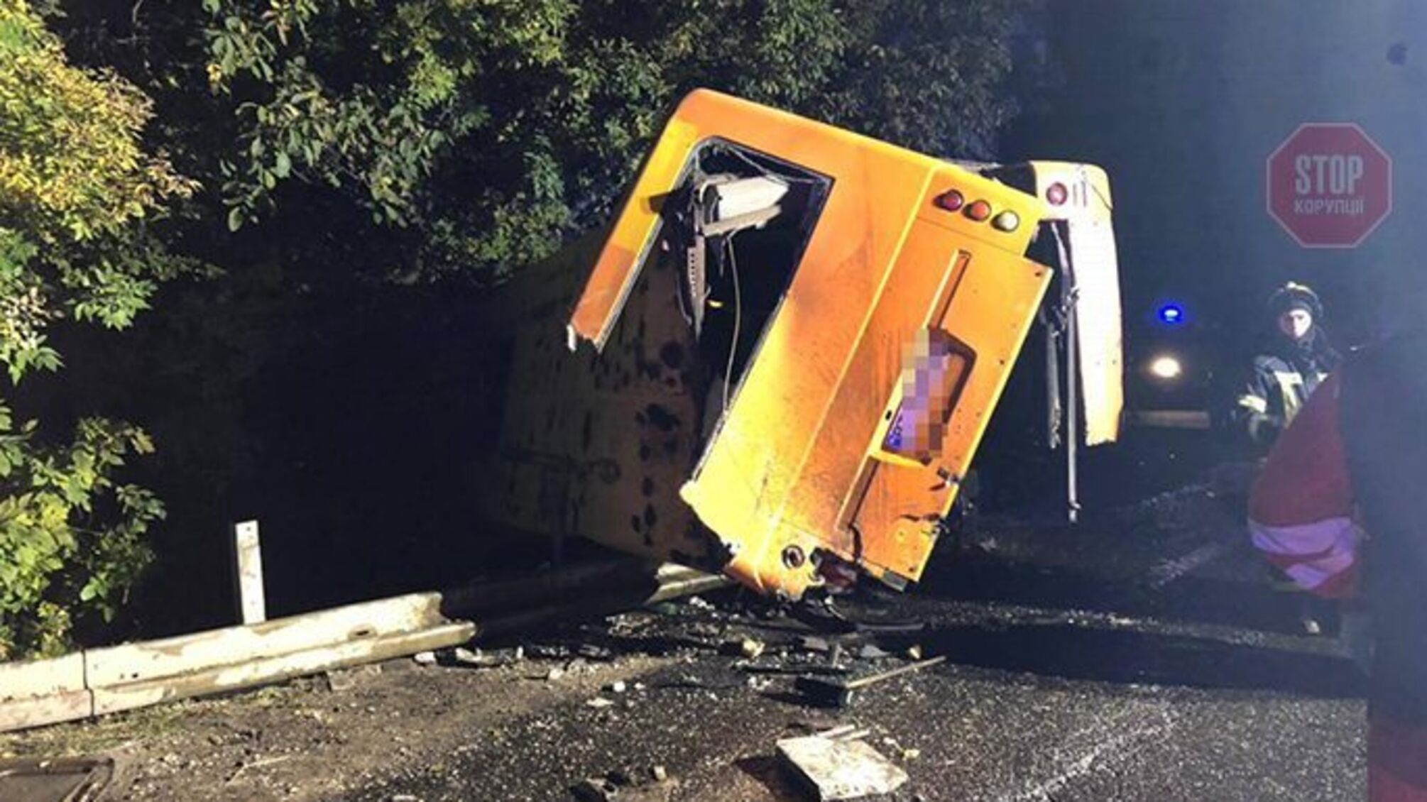 На Одещині фура в'їхала в маршрутку, є жертви