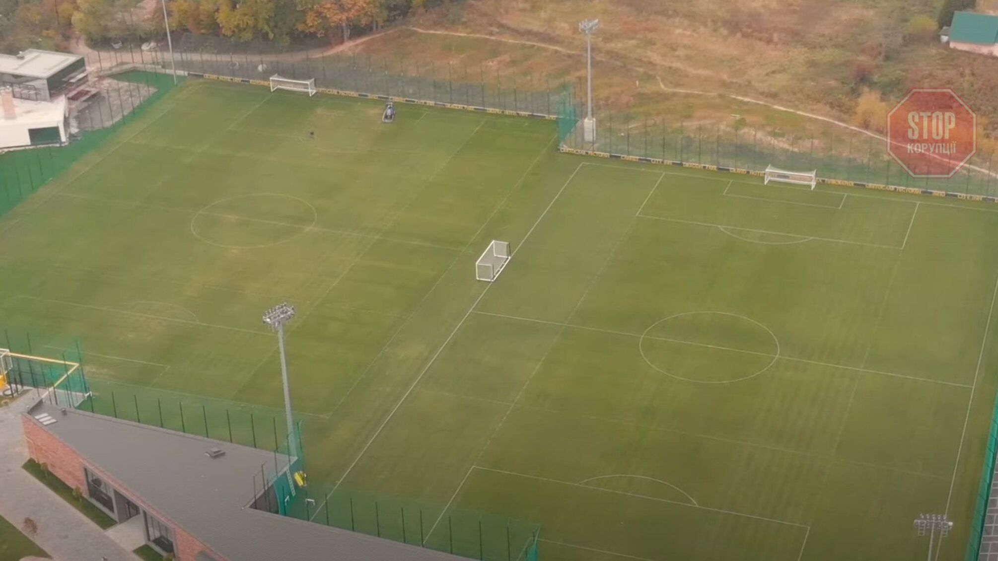 Матч Прем’єр-Ліги перенесли всупереч медпротоколу? В УПЛ заплуталися в статистиці хворих