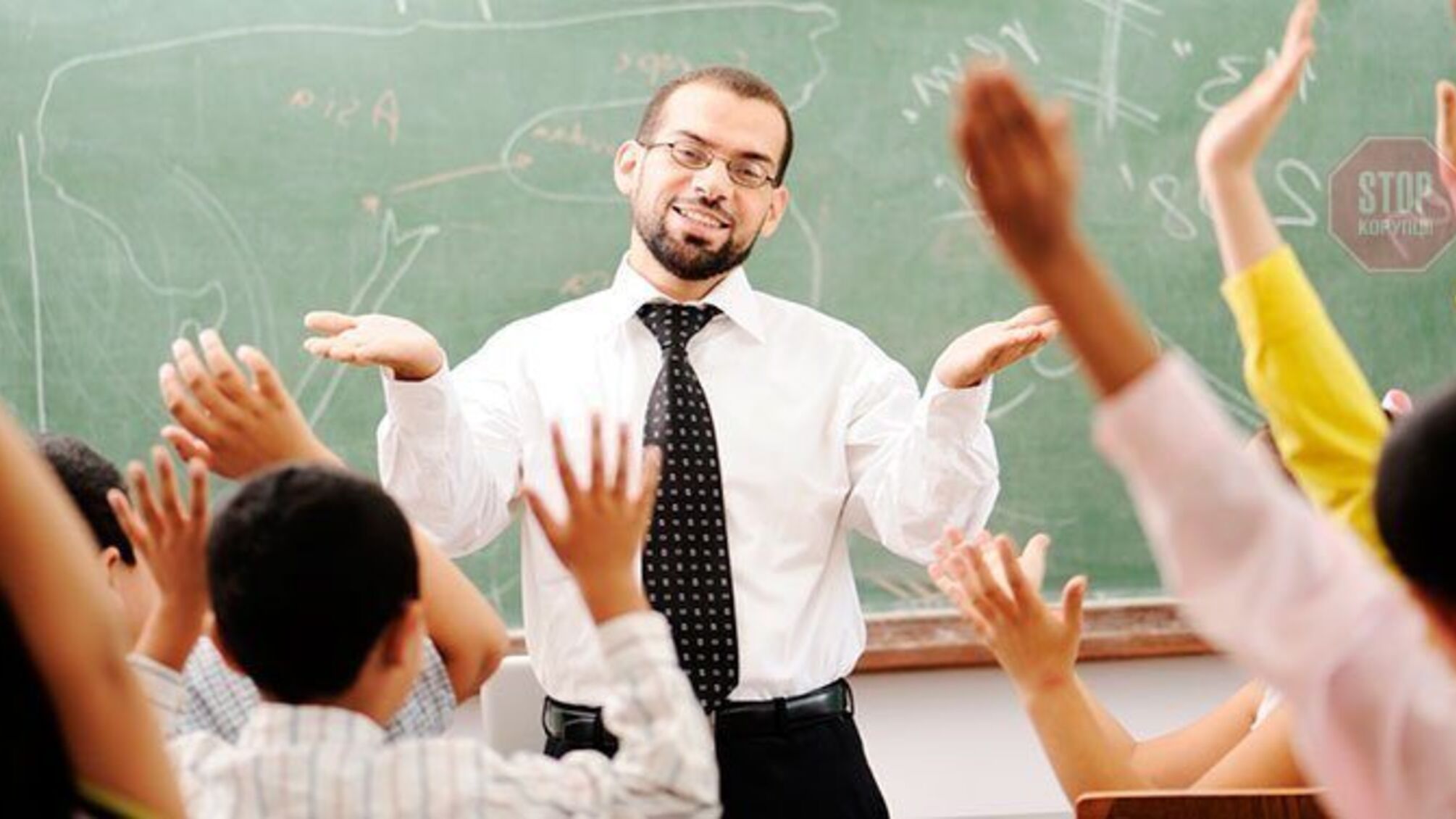 Непривитых учителей отстранят от работы и лишат зарплаты