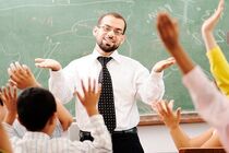 Непривитых учителей отстранят от работы и лишат зарплаты