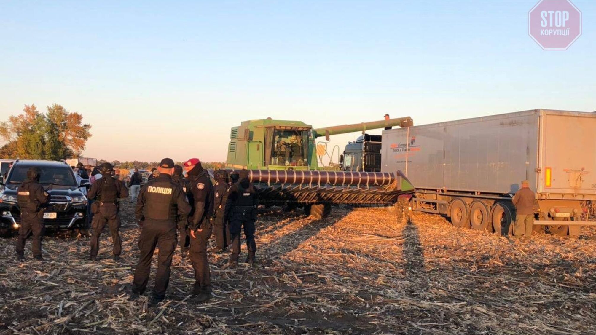 Золотоніських копів підозрюють у «кришуванні» агрорейдерів: справу розслідує ДБР