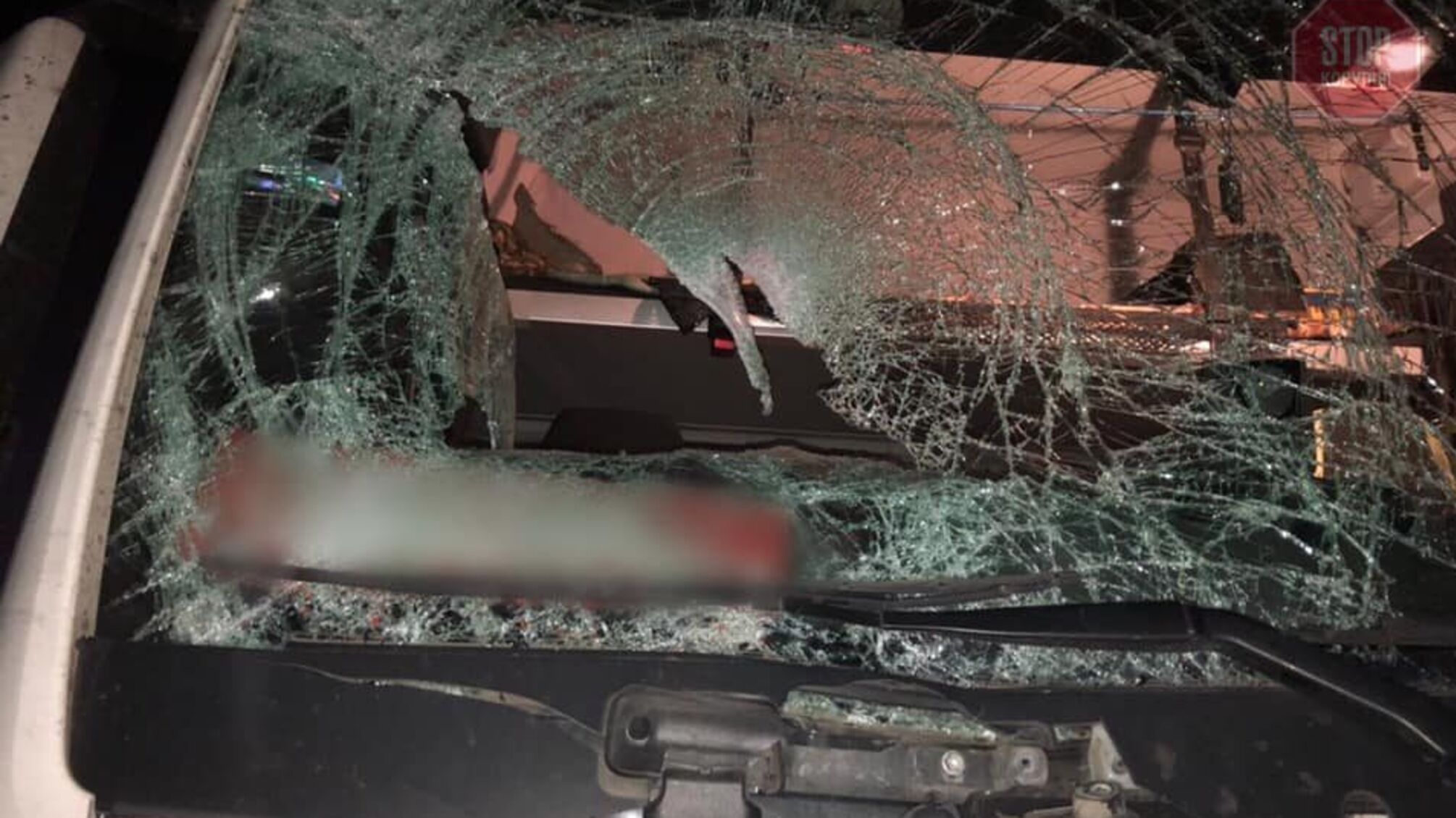 На Київщині підліток стрибнув з мосту на автівку і загинув