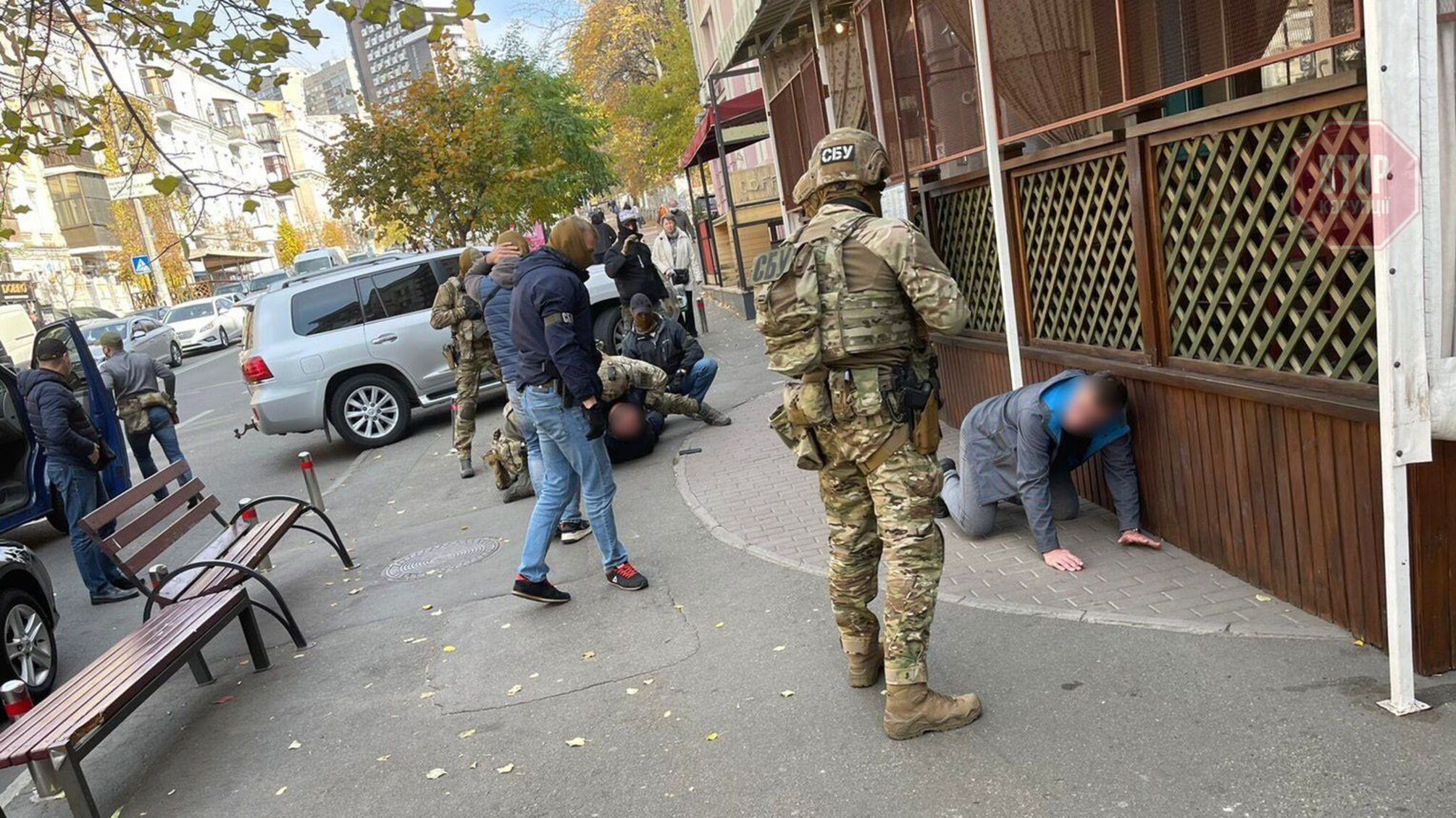 СБУ затримала двох співробітників ДБР за провокацію підкупу (фото, ексклюзив)