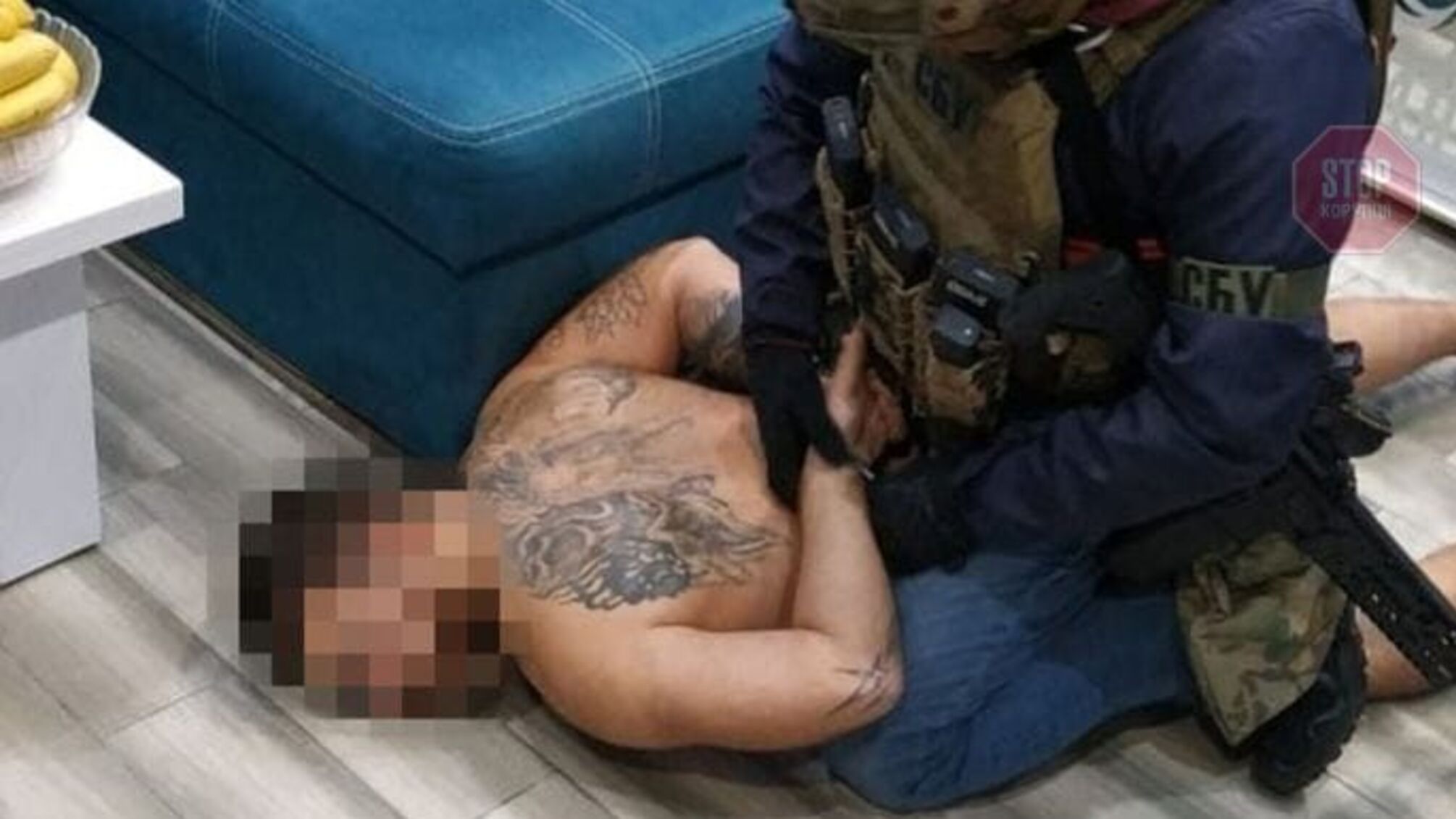 СБУ затримала угруповання, яке під виглядом 'Інтерполу' завозило нелегалів і фальшиві гроші