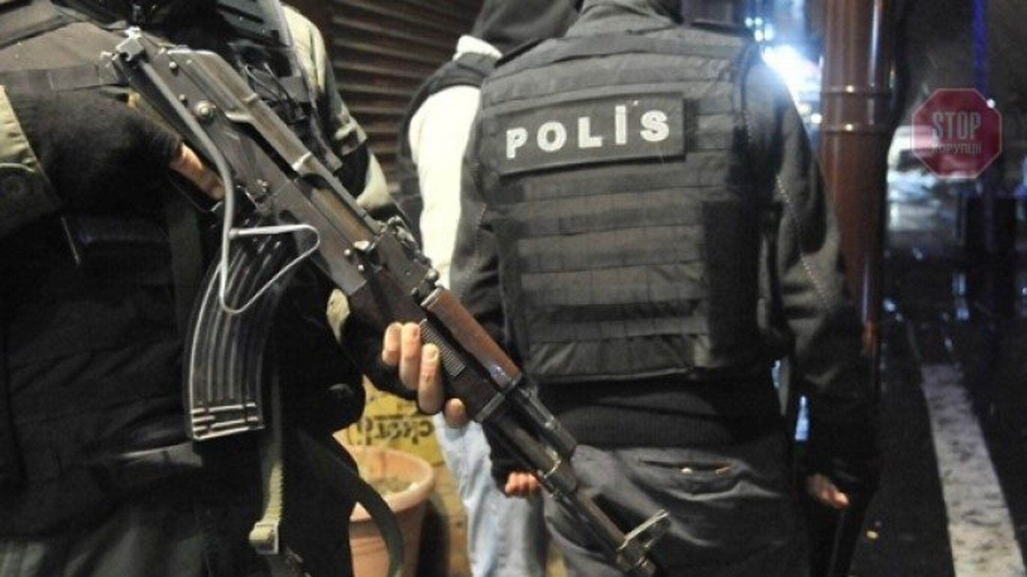 У Туреччині силовики затримали групу озброєних росіян