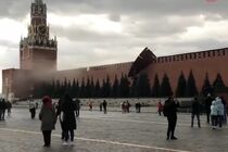У Москві сильний вітер пошкодив одну зі стін Кремля (відео)
