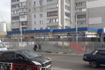 Без аукціону та документів: у Бердичеві будують торговельні павільйони на автобусній зупинці