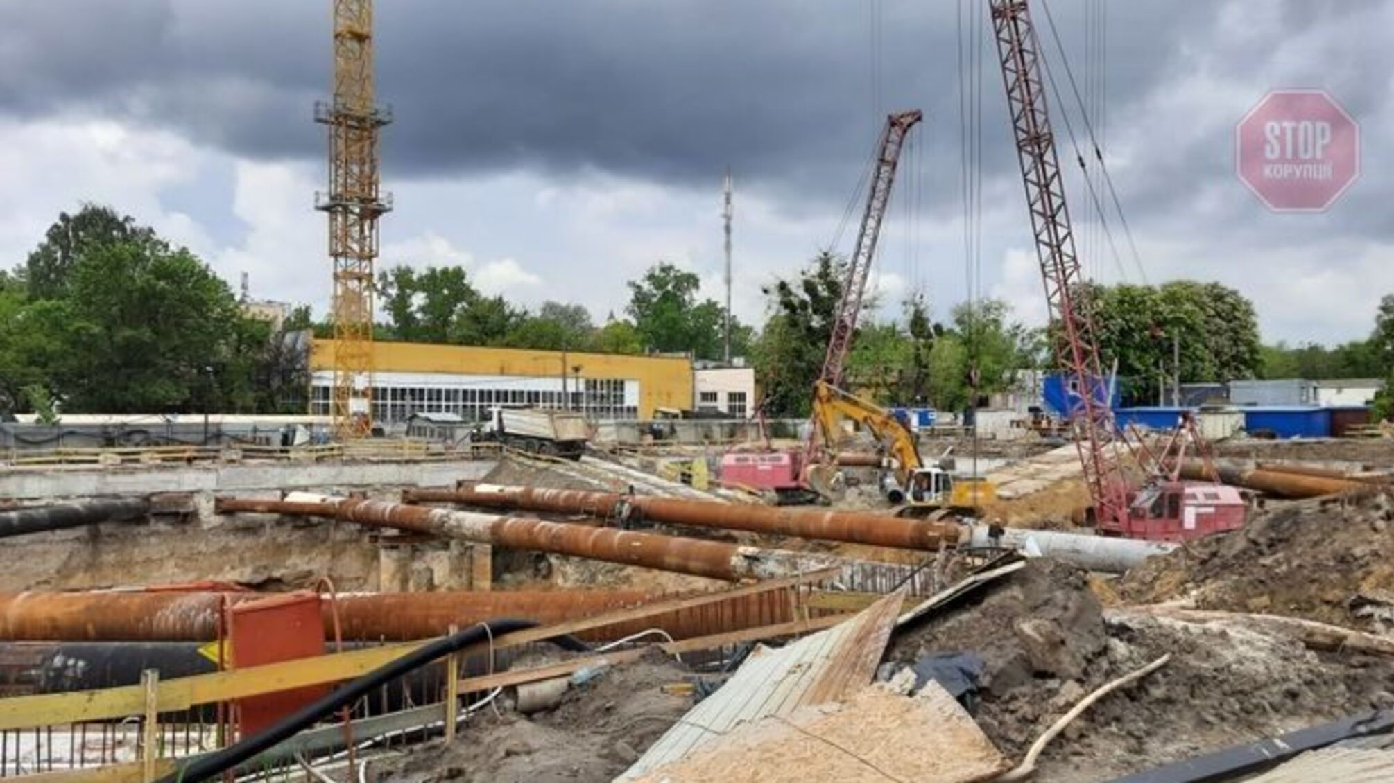 ЖК «The Resort»: у центрі Києва зводять висотку без дозволу Державіаслужби